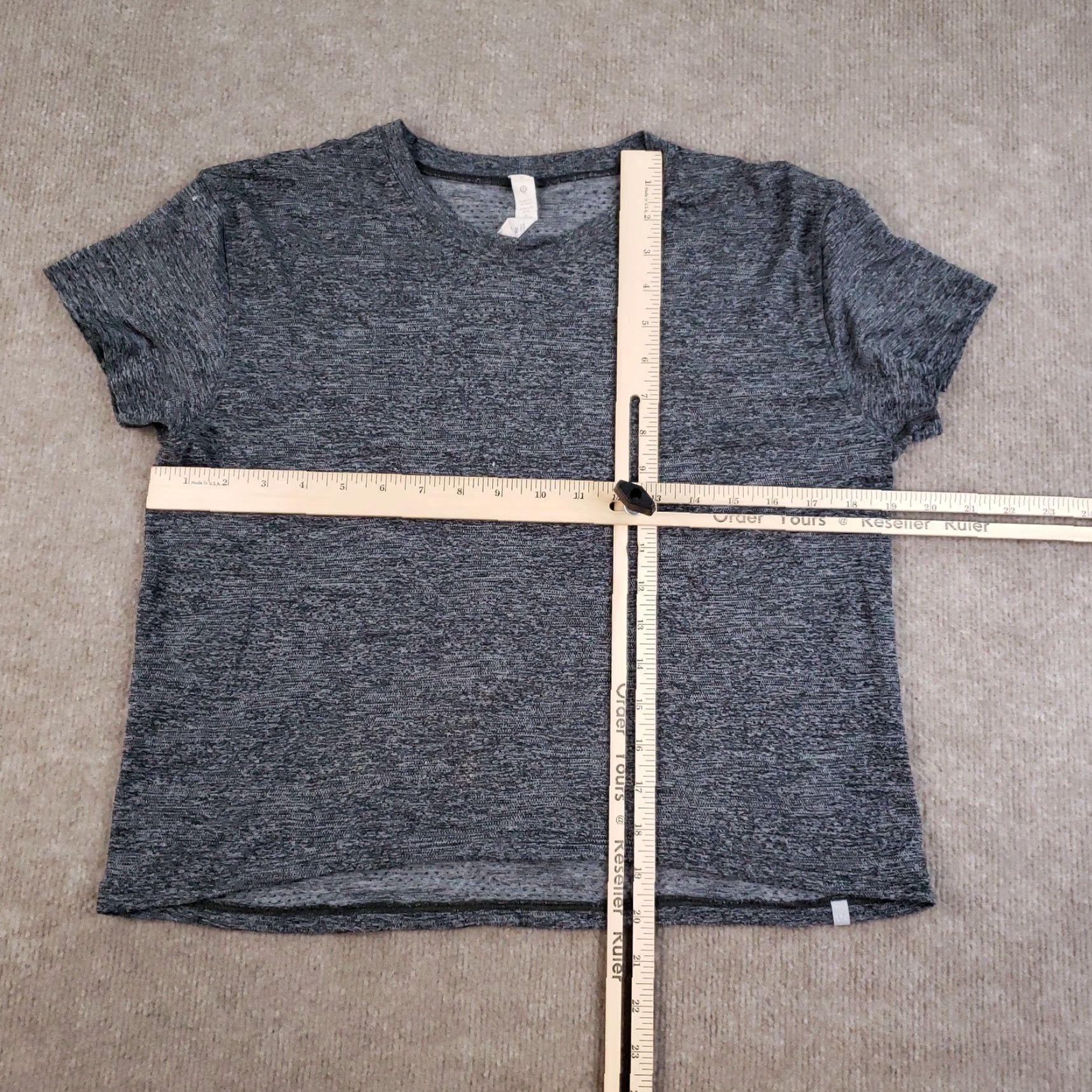 Lululemon Lululemon Women Shirt Gray Short Sleeve Lightweight Athletic Seamless Tee Size 8 Size M / US 6-8 / IT 42-44 - 2 Thumbnail