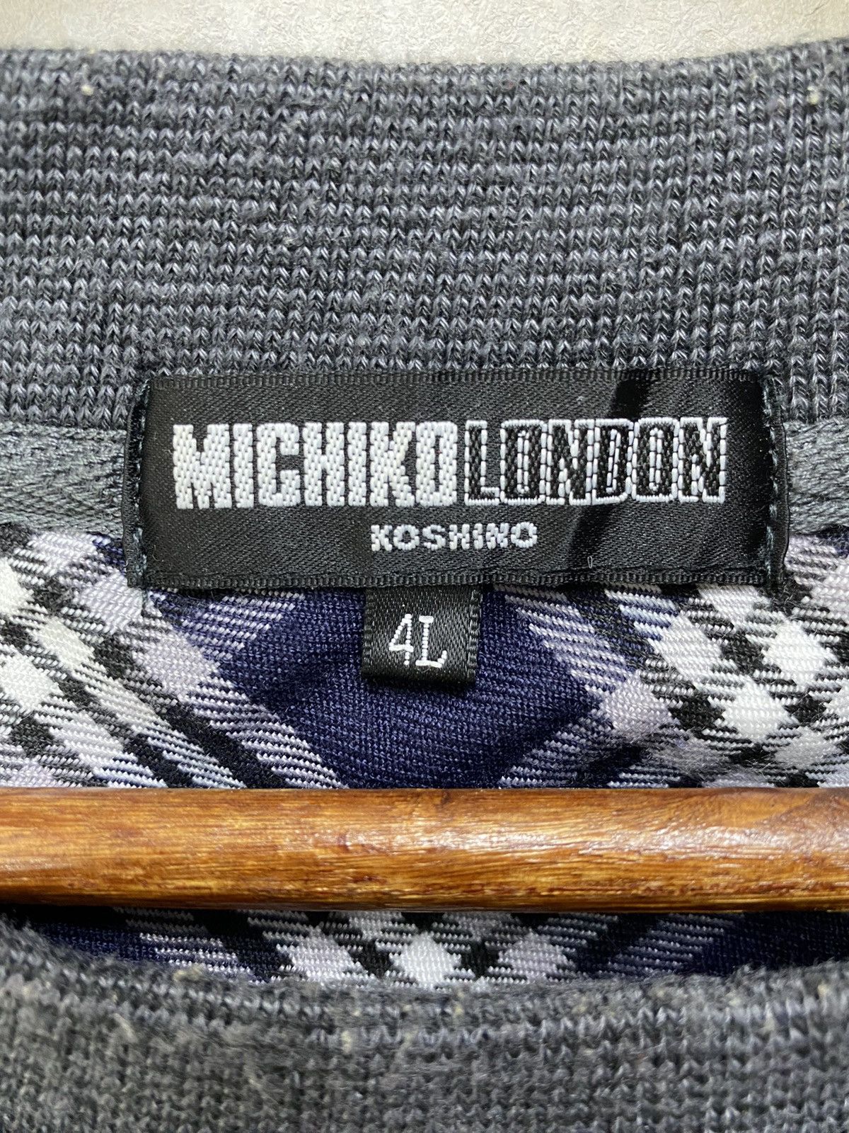 Michiko Koshino London Michiko Koshino London Sweatshirt Small Pocket Size 4L Size US L / EU 52-54 / 3 - 7 Thumbnail