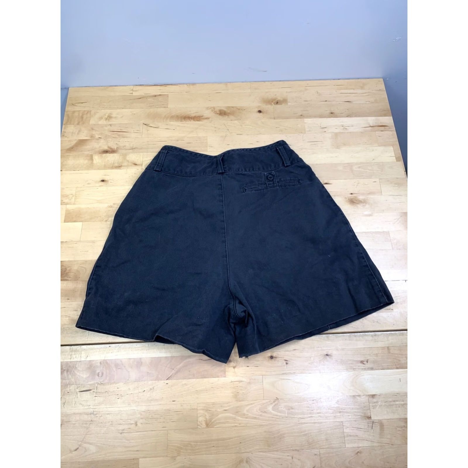 Chaco VINTAGE High Waisted Bermuda Shorts Women 8 Black Pleated 90s Casual Chac Size 30" / US 8 / IT 44 - 8 Thumbnail