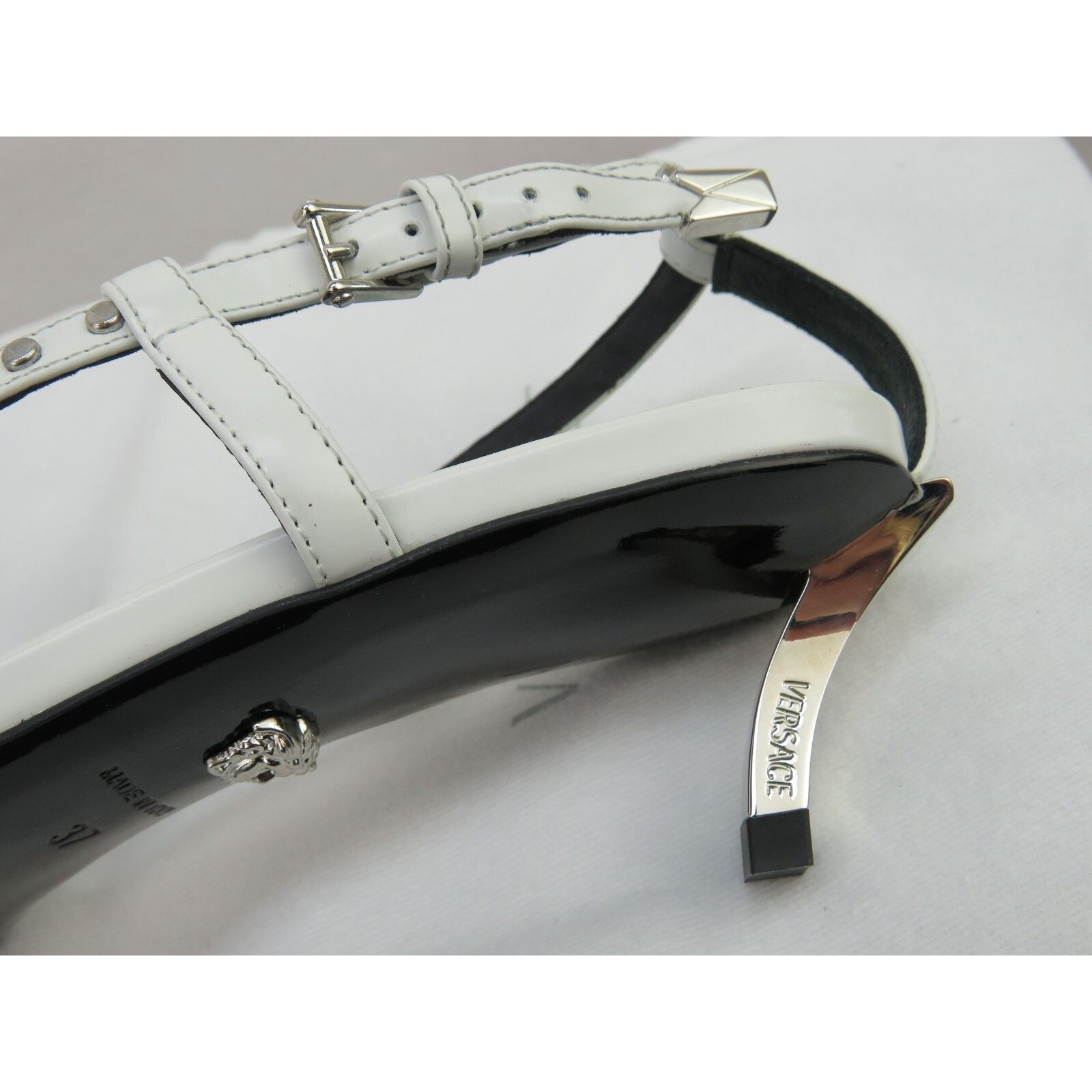 Versace VERSACE WHITE PATENT LEATHER GOLD MEDUSA KITTEN PUMPS 37 7 Size US 7 / IT 37 - 10 Thumbnail