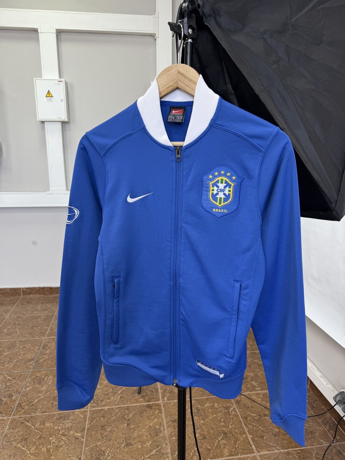 Nike 🇧🇷 Vintage 90s Nike Brazil Zip Hoodie Soccer Blokecore Y2K Size US S / EU 44-46 / 1 - 1 Thumbnail