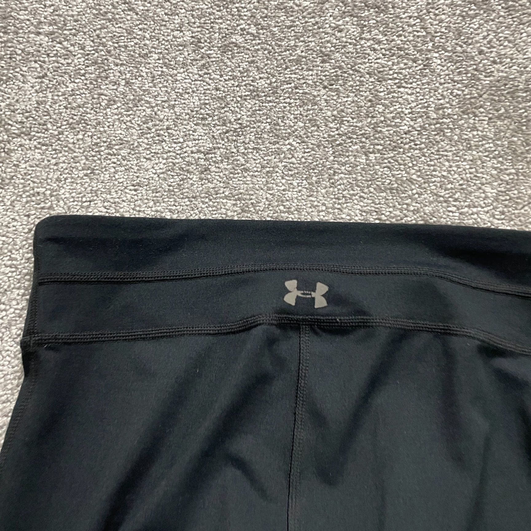 Under Armour Under Armour Cropped Leggings Womens Small Black Mid Rise Active Gym Yoga 26x22 Size 28" / US 6 / IT 42 - 4 Thumbnail