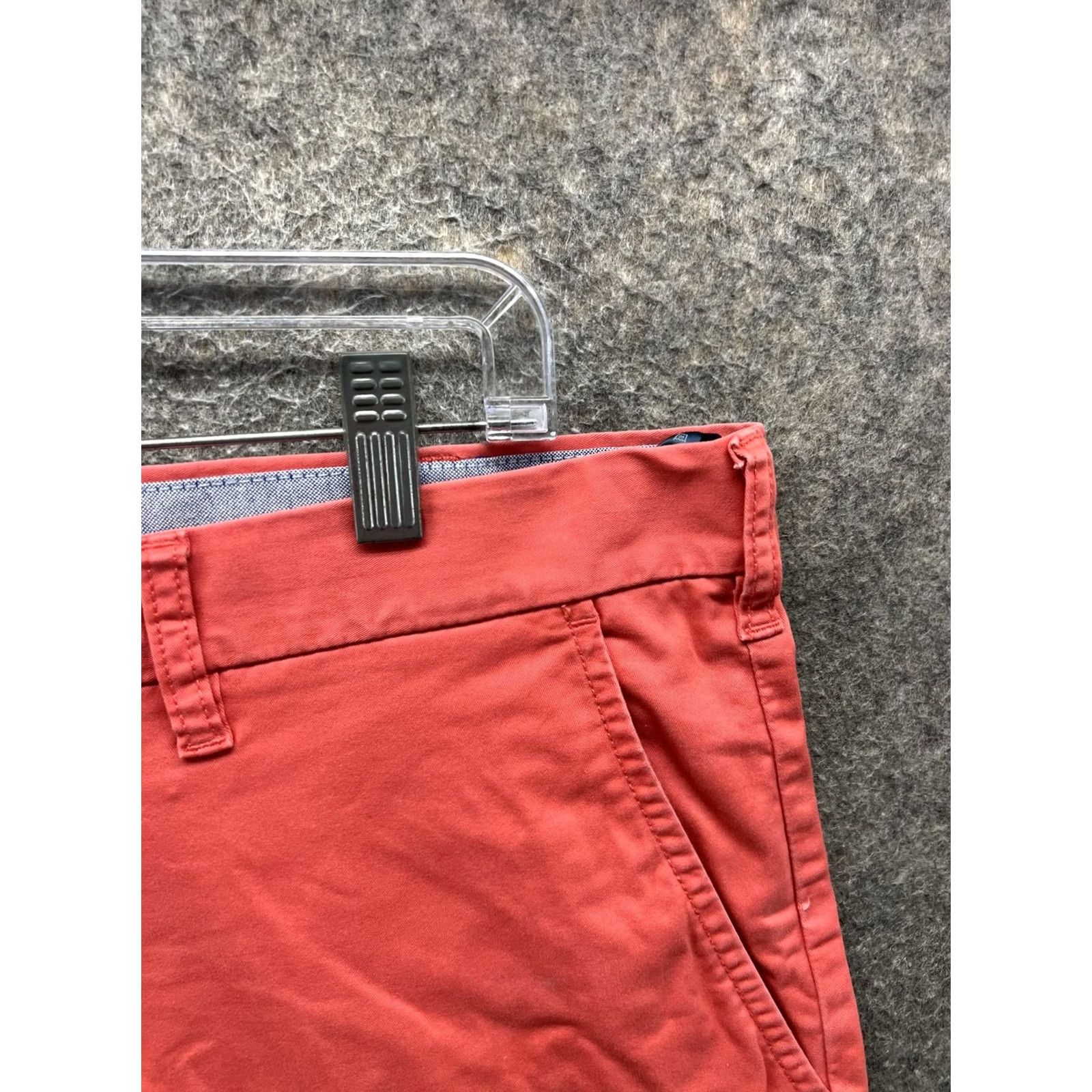 Tommy Hilfiger Tommy Hilfiger Shorts Mens 38 Red Flat Front 9 Inseam Chino Casual Summer Size US 38 / EU 54 - 7 Thumbnail