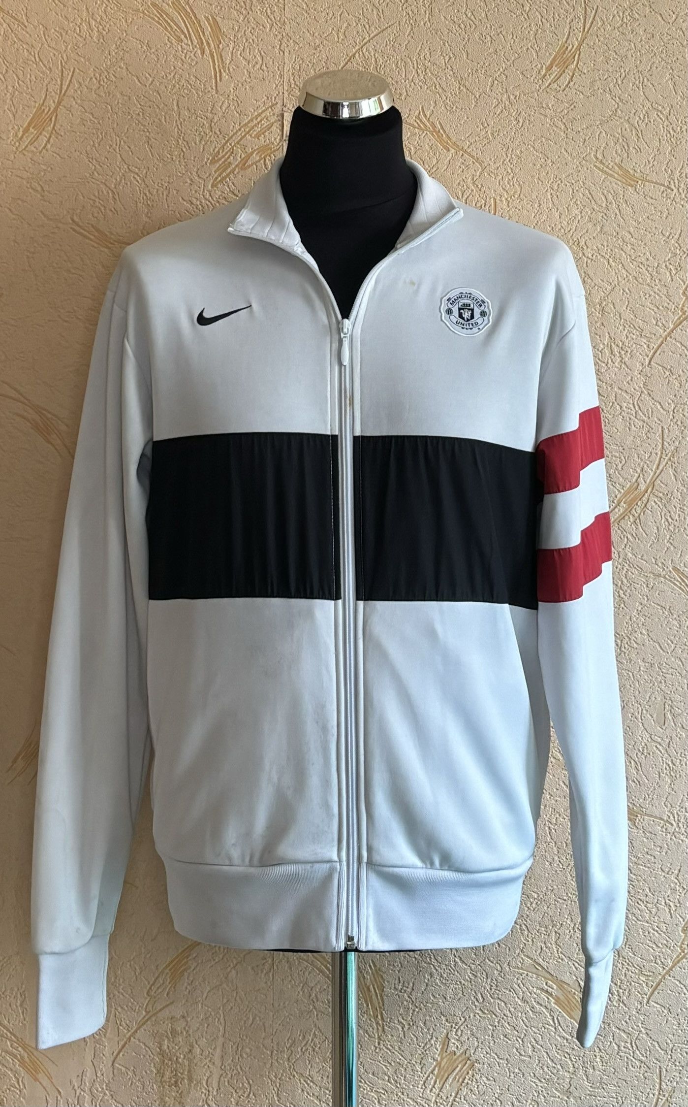 Nike limited edition sweatshirt best sale