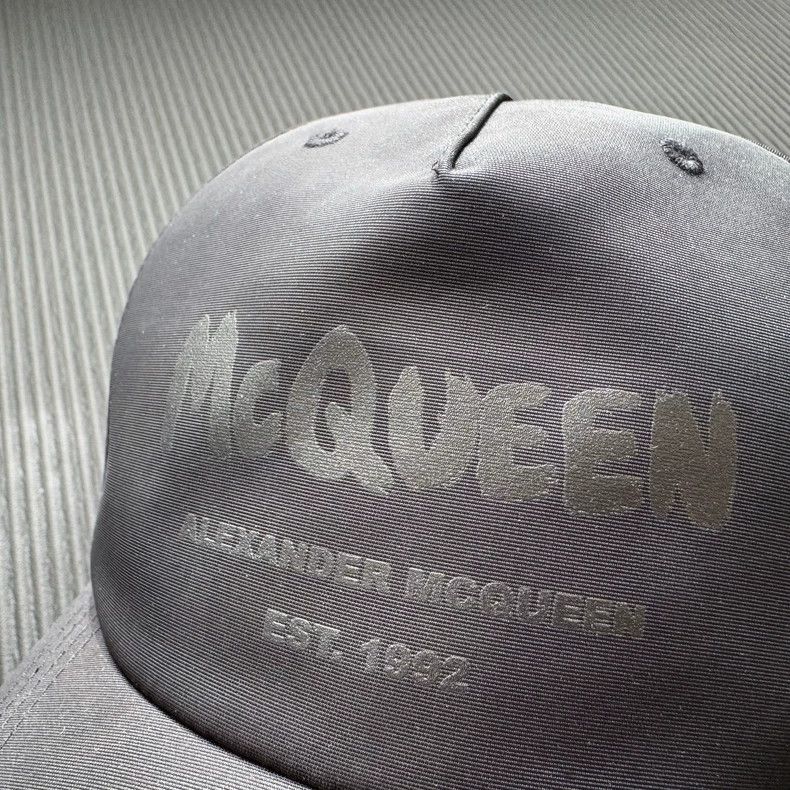 Alexander McQueen Alexander Mcqueen SizeM Contrast color logo hat Size ONE SIZE - 3 Thumbnail