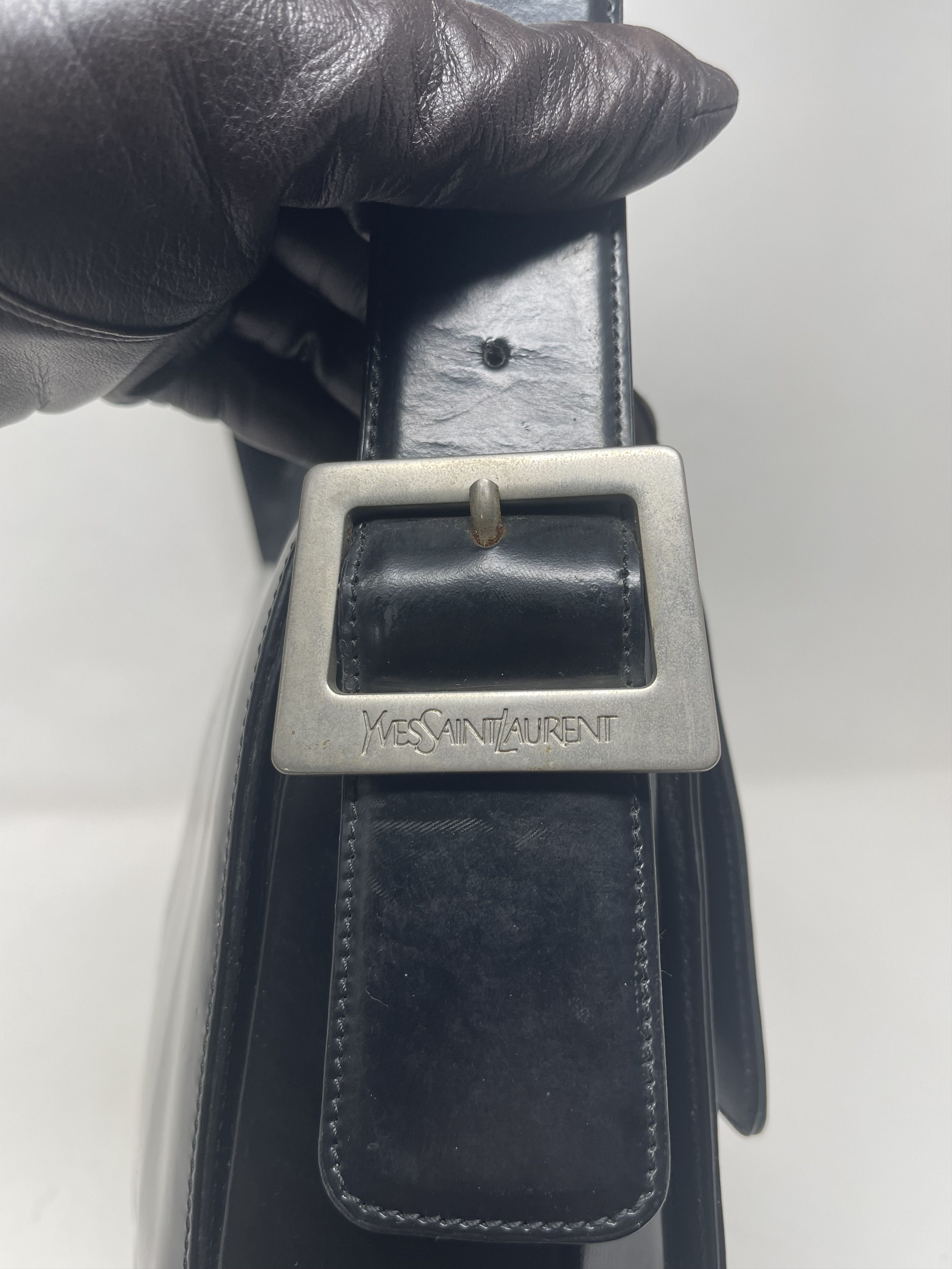 Yves Saint Laurent Yves Saint Laurent Paris Black Patent Leather Shoulder Bag Size ONE SIZE - 6 Thumbnail