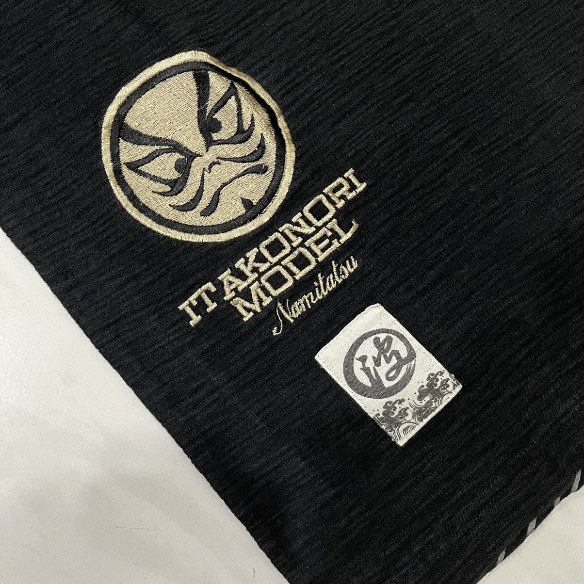 Kamakura Sukajan namiwa nottemo nomareruna tee Size US L / EU 52-54 / 3 - 9 Thumbnail