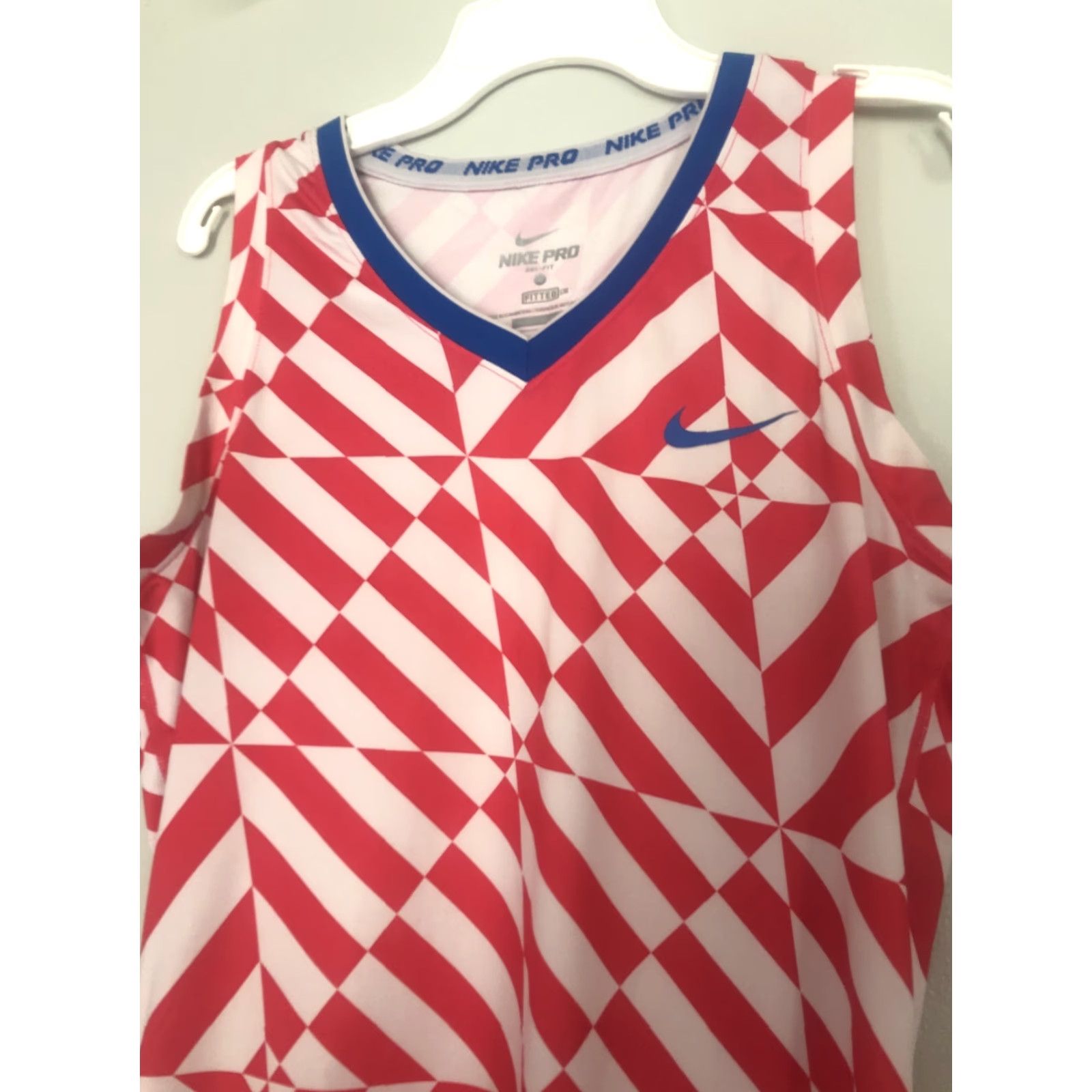 Nike Nike Pro Tank Top Women M Sleeveless Multicolor Logo Dri-Fit Bodybuilding Cross Training Nike Dri-Fit Tank Shirt"} Size M / US 6-8 / IT 42-44 - 3 Thumbnail