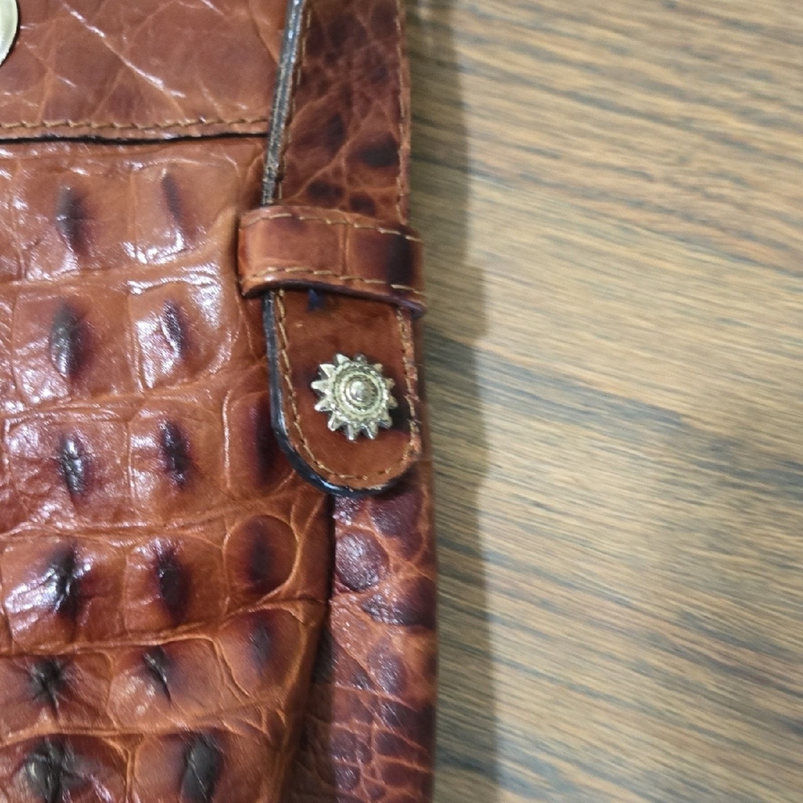 & Other Stories Vintage Crocodile Pattern Leather Women's Bucket Bag Size ONE SIZE - 5 Thumbnail