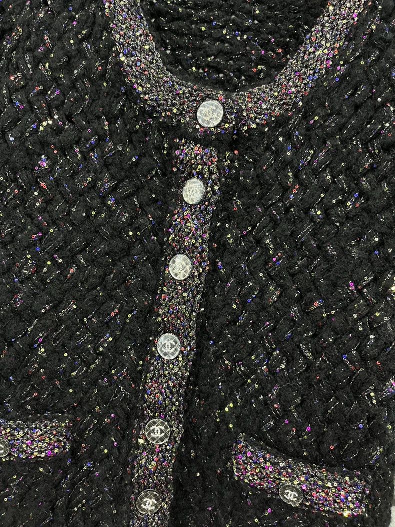 Chanel Chanel 21k colorful candy sequin medium-sleeved round-neck Size XS / US 0-2 / IT 36-38 - 2 Thumbnail