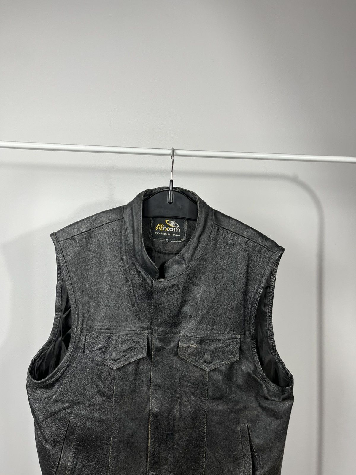 Leather Black Leather Biker Vest Snap Front Sleeveless Mens XL Size US XL / EU 56 / 4 - 2 Thumbnail