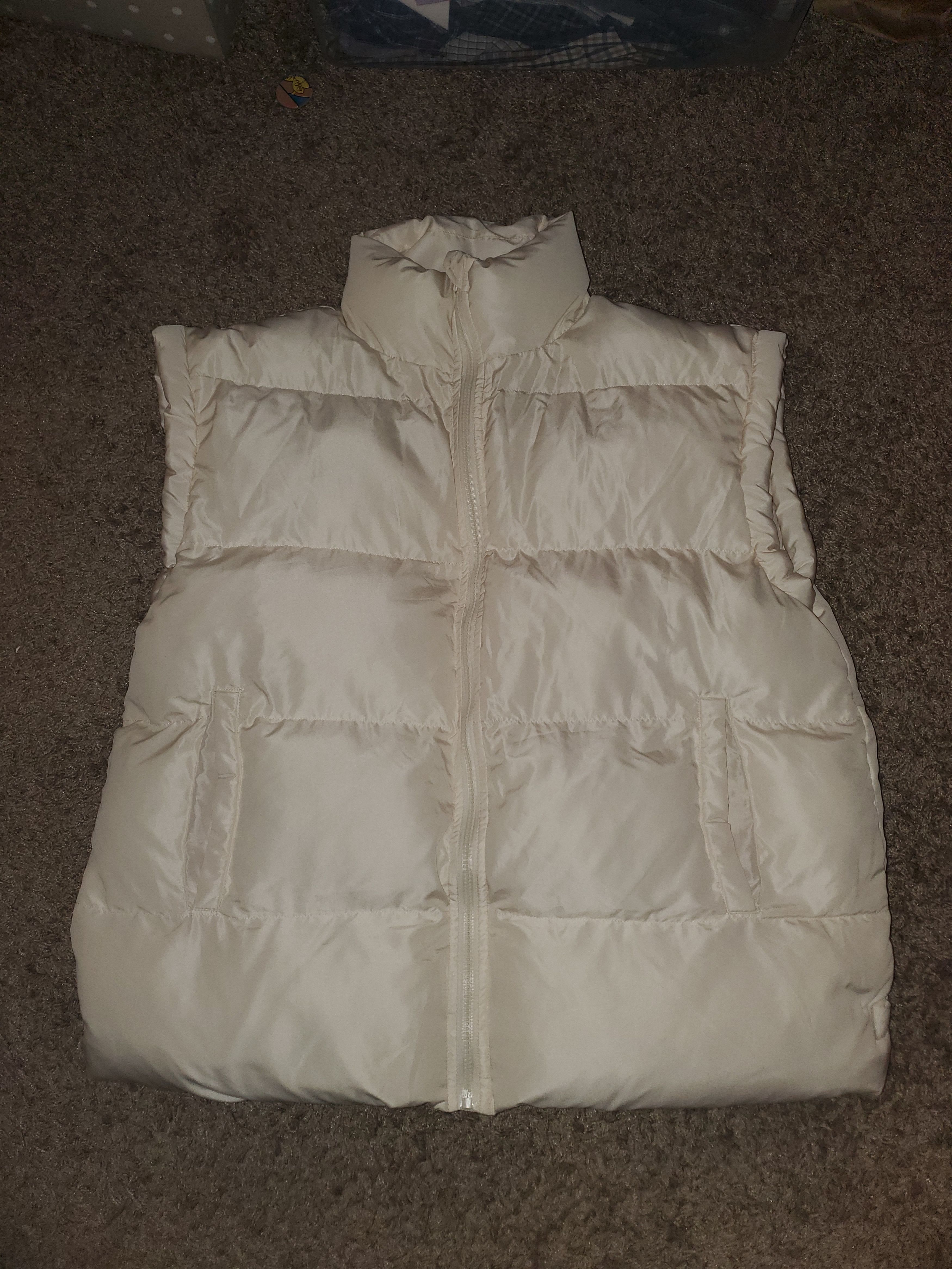 Other *NWT* Davi & Dani White Puffer Vest (size XL) Size XL / US 12-14 / IT 48-50 - 2 Thumbnail