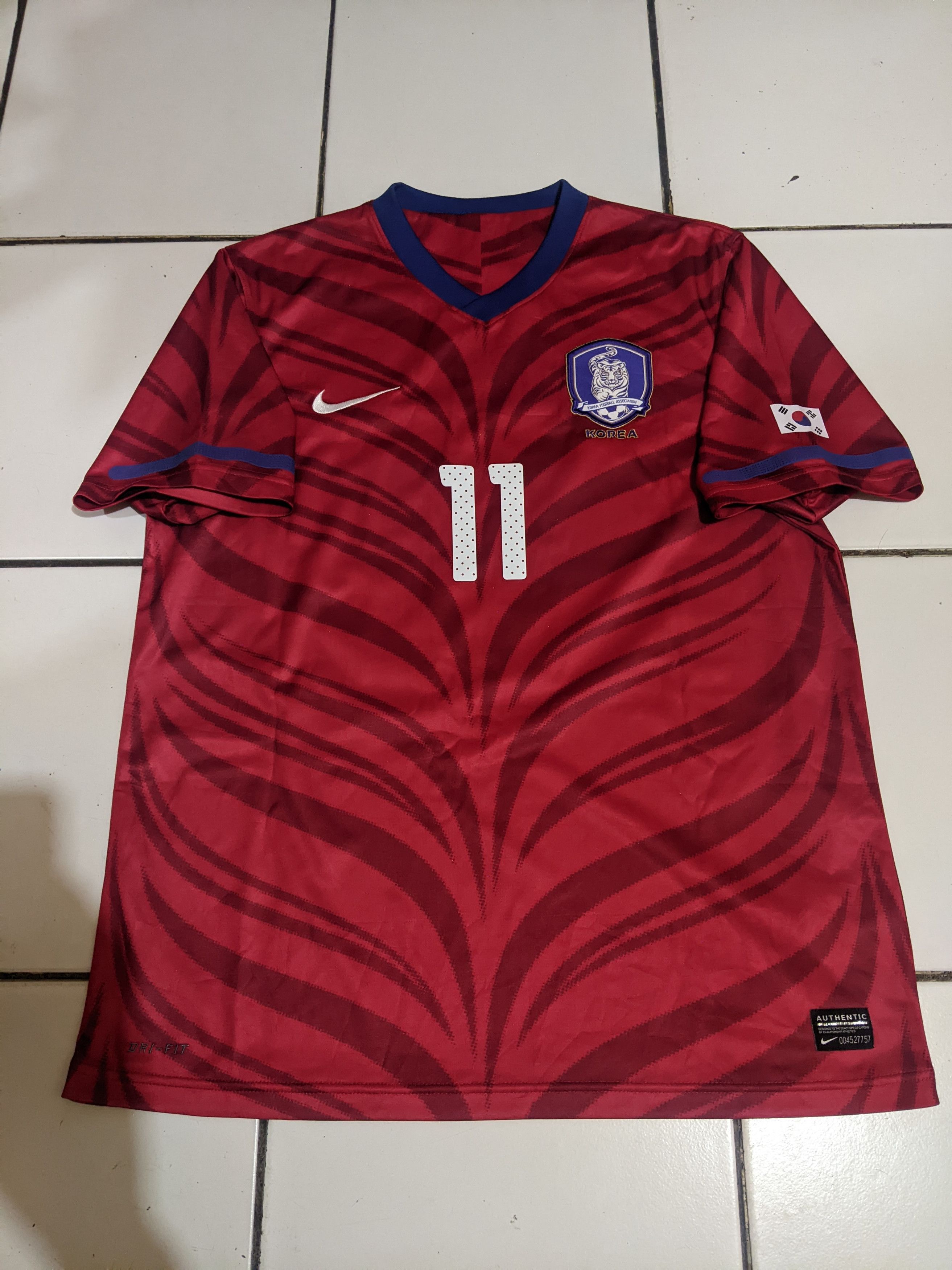 Nike South korea HEUNGMIN 2010 jersey football shirt Size US L / EU 52-54 / 3 - 1 Thumbnail