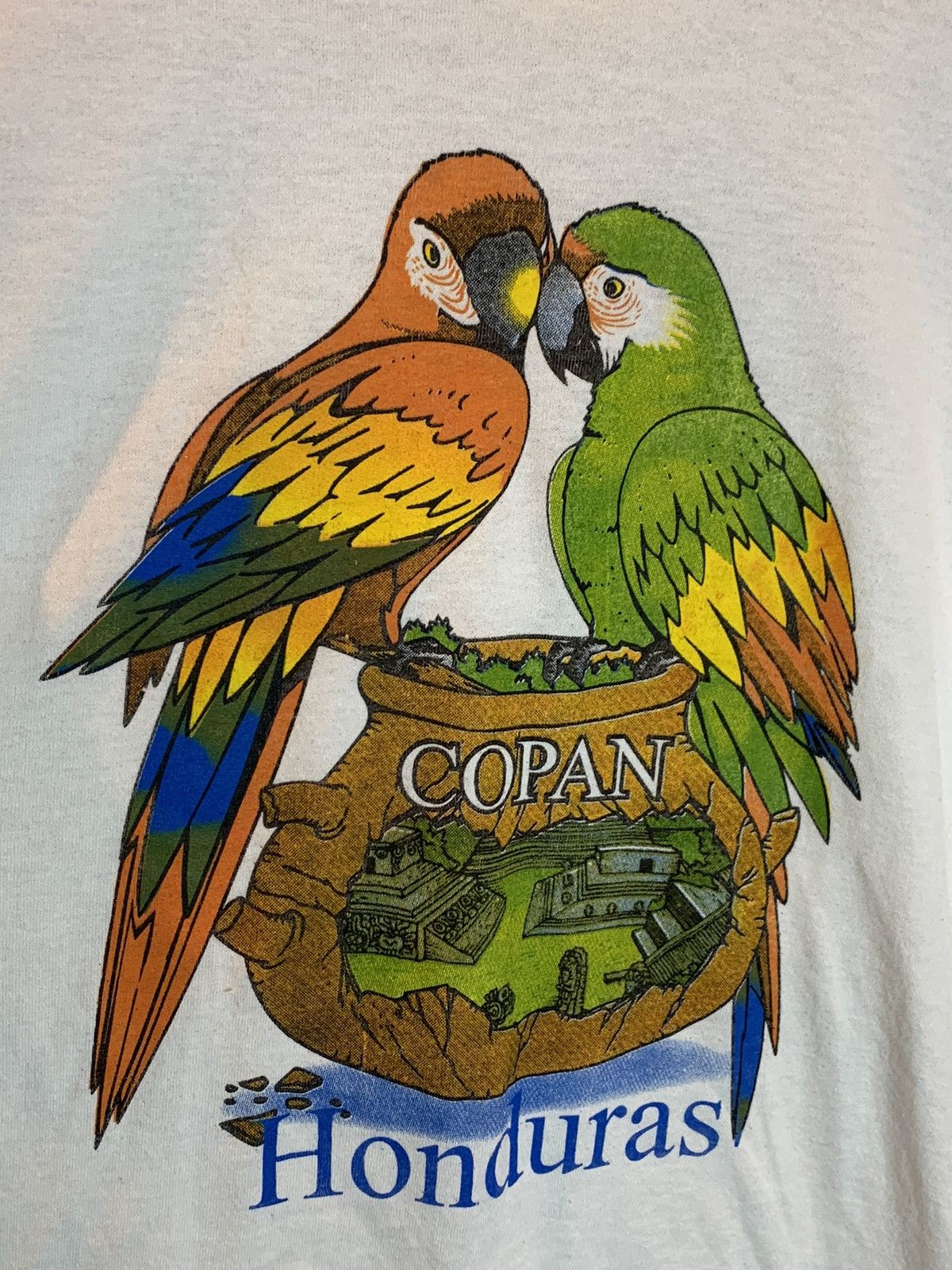 Vintage *RARE* Vintage 90’s Parrots Copan Honduras Art T-Shirt - S Size US S / EU 44-46 / 1 - 2 Thumbnail