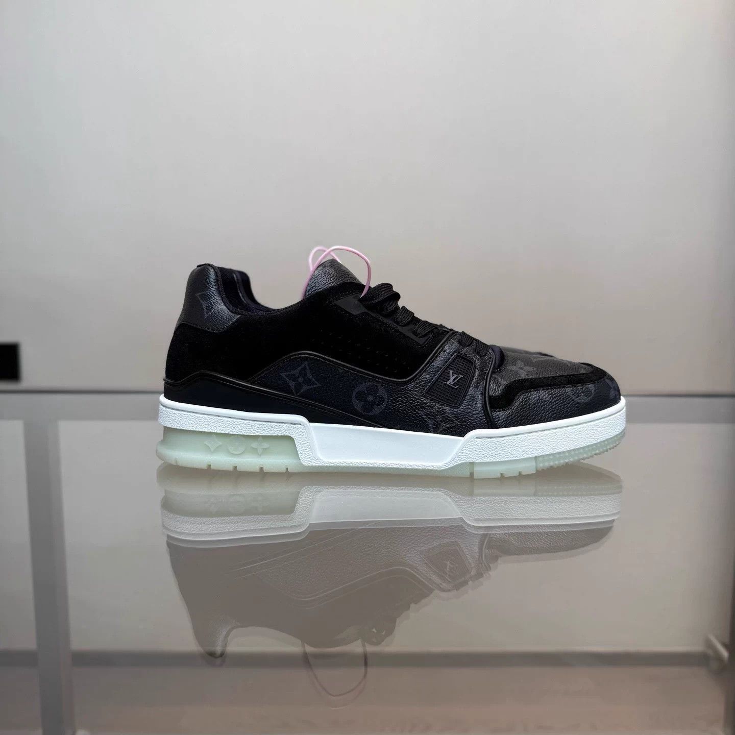 Louis Vuitton LV TRAINER Black Monogram UK7 99 Size US 7 / EU 40 - 2 Thumbnail