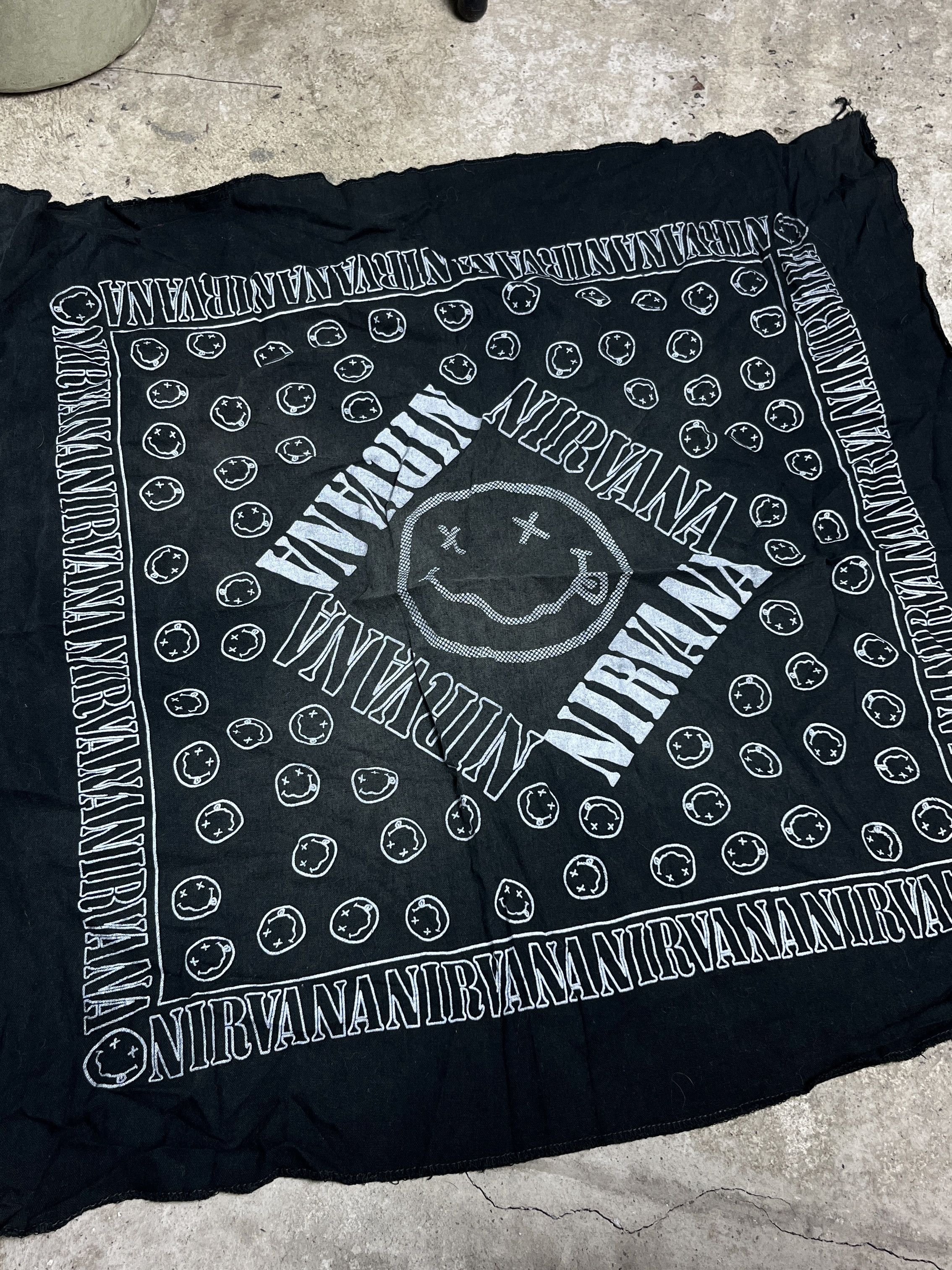 Other 1990s NIRVANA SMILEY FACE BANDANA - № 4524 Size ONE SIZE - 3 Thumbnail