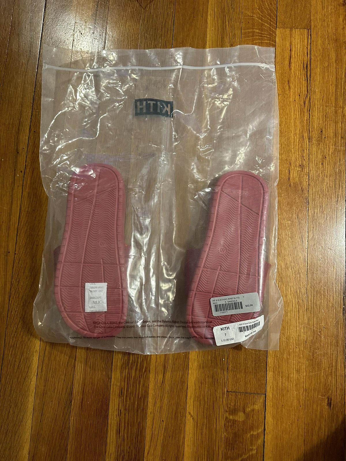 Coca Cola × Kith Kith X Coca Cola slides size 7 Size US 7 / EU 40 - 2 Thumbnail