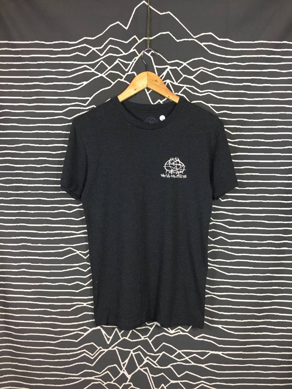 Vintage World Industries Skateboards Logo Streetwear Tee Size US S / EU 44-46 / 1 - 4 Thumbnail