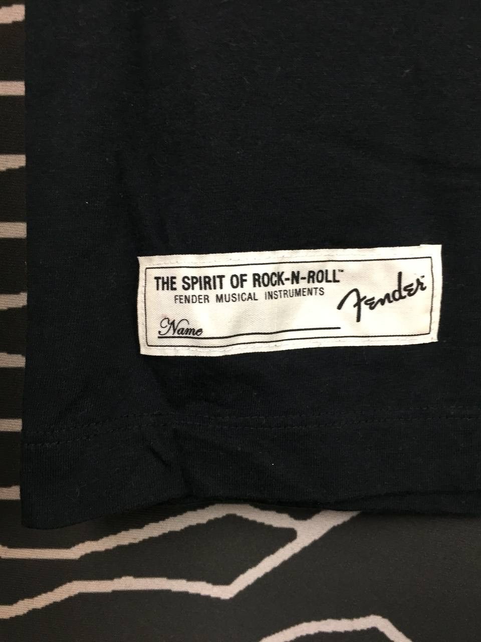 Uniqlo Uniqlo X Fender Guitar The Spirit of Rock-N-Roll Tee Size US L / EU 52-54 / 3 - 4 Thumbnail