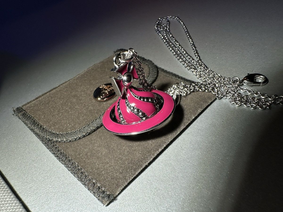 Vivienne Westwood Vivienne Westwood 3D Orb Rare pink silver Necklace Size ONE SIZE - 14 Thumbnail