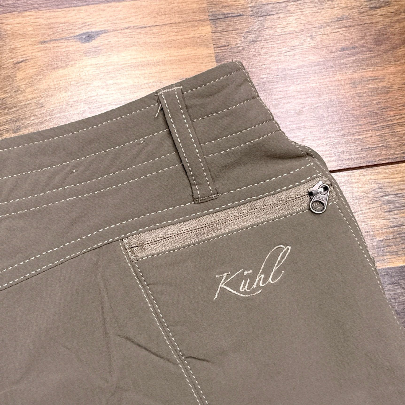 Vintage Kuhl Cargo Shorts Womens 8 Taupe Mid Rise Stretch Mountain Culture Size 30" / US 8 / IT 44 - 6 Thumbnail