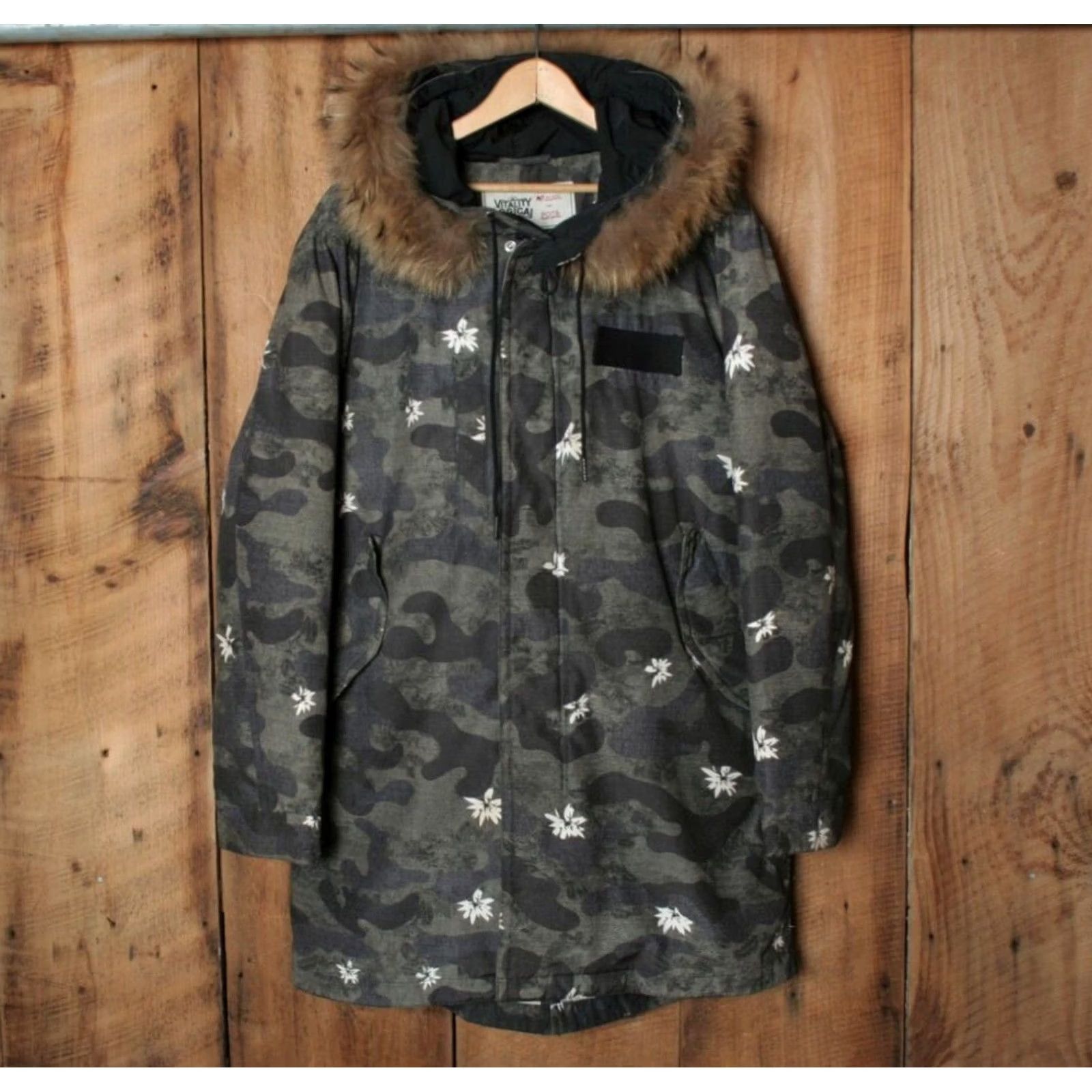 Vintage VITALITY LOGICAL Floral Camouflage Down Insulated Hooded Parka Women's L Coat Size L / US 10 / IT 46 - 2 Thumbnail
