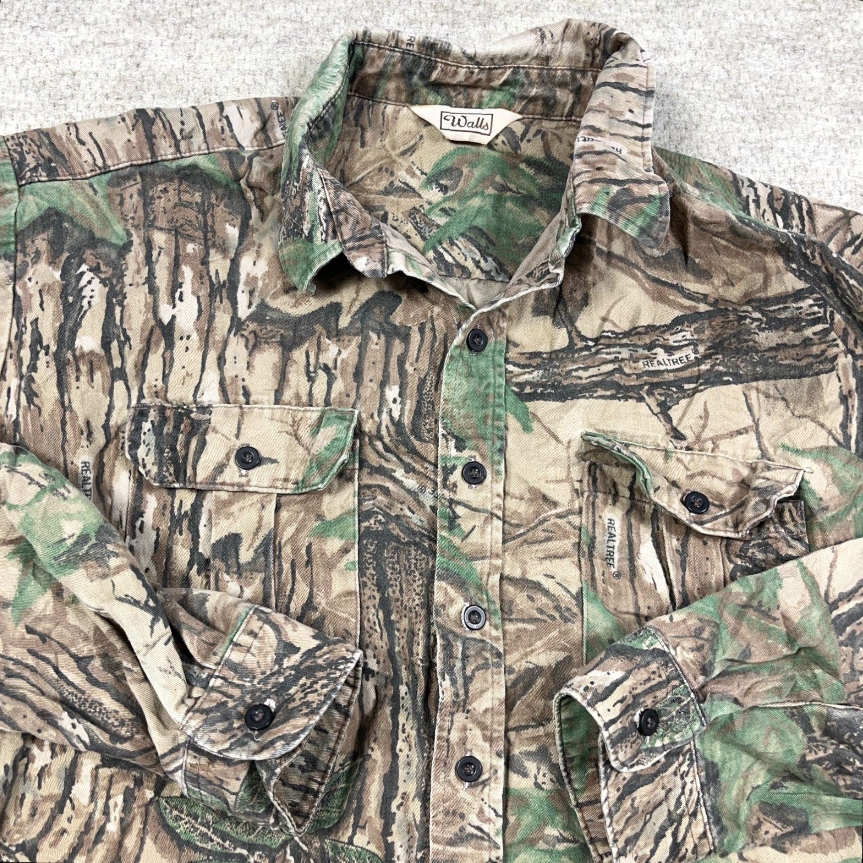 Walls VINTAGE Realtree Camo Shirt Men XXL Button Up Twill Denim Faded 90s Y2K Shacket Size US XXL / EU 58 / 5 - 2 Thumbnail