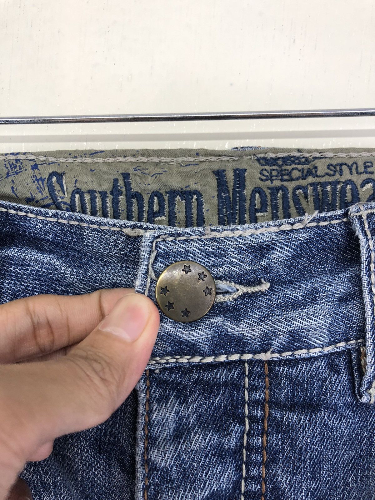Japanese Brand Southern Menswear Distressed Faded Blue Jeans Size US 31 - 4 Thumbnail