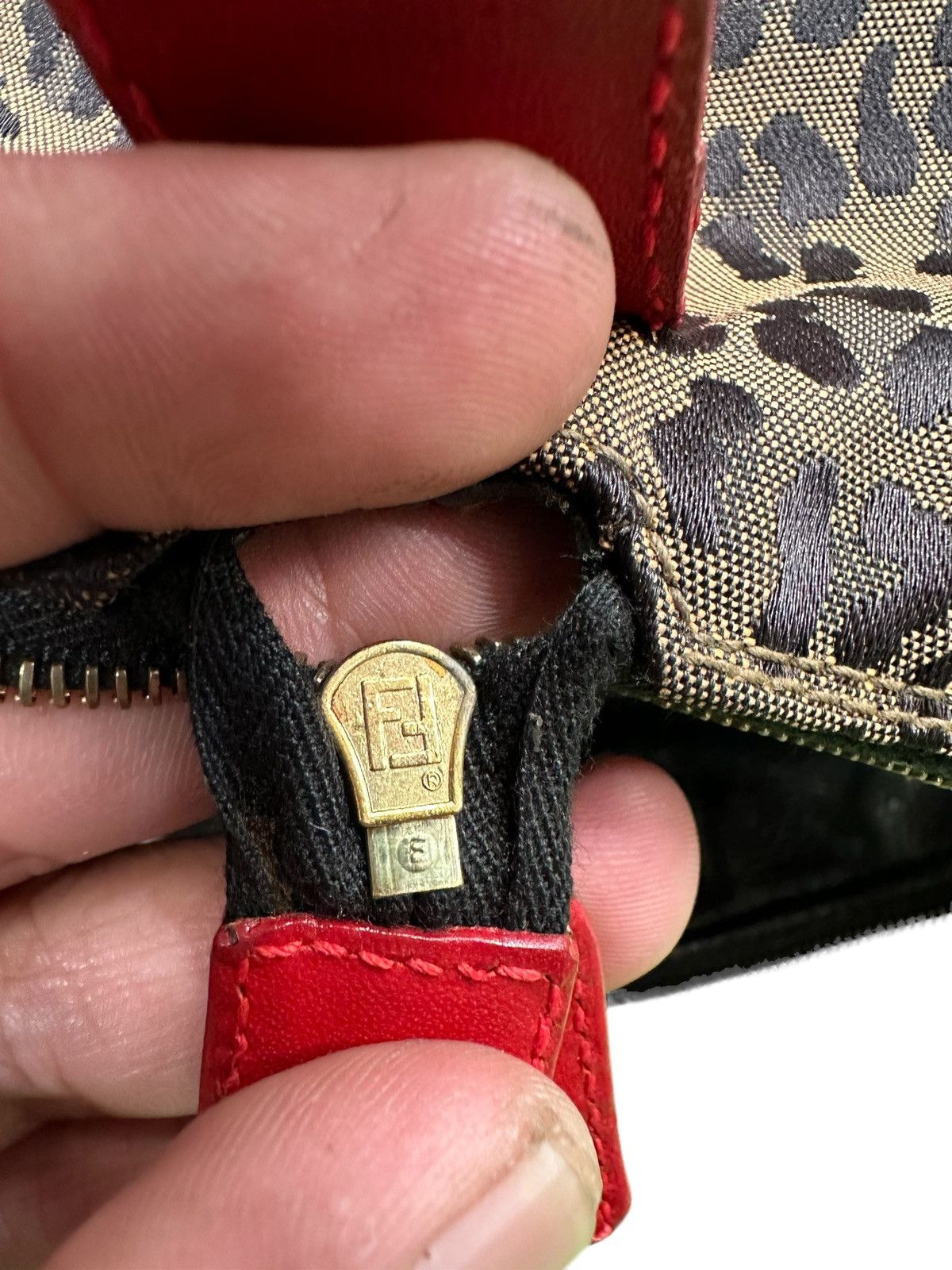 AUTHENTIC VINTAGE FENDI LEOPARD MINI VANITY POUCH