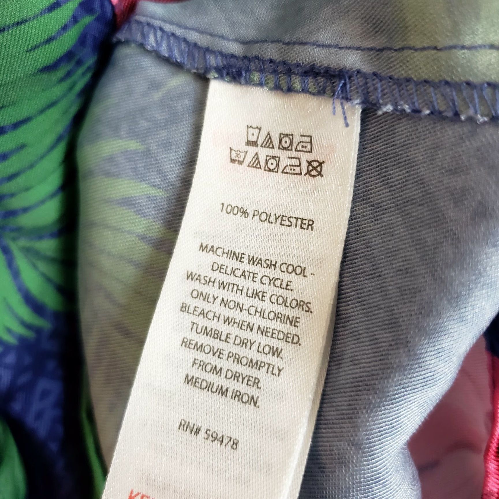 Tommy Bahama VINTAGE Tommy Bahama Sleepwear Pajama Top Womens Medium Purple Pink Floral Shirt Womens Sleepwear 21.5" Width 24.5" Length Size M / US 6-8 / IT 42-44 - 5 Thumbnail