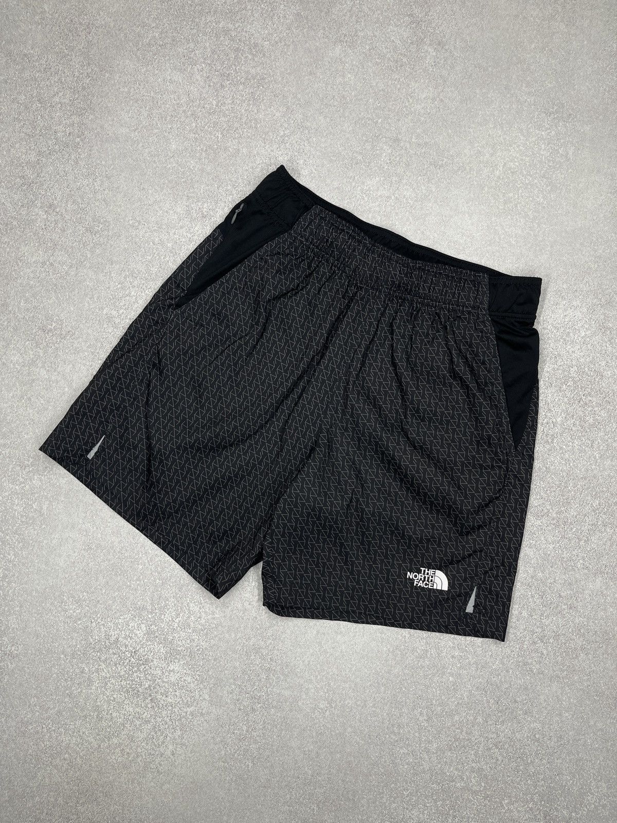 The North Face Mens The North Face Shorts Grey/Black Size S Size US 30 / EU 46 - 1 Thumbnail
