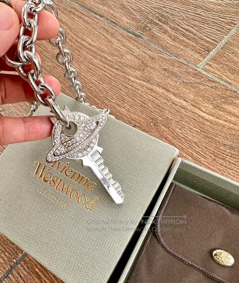 Vivienne Westwood Vivienne Westwood Key Necklace . Size ONE SIZE - 8 Thumbnail