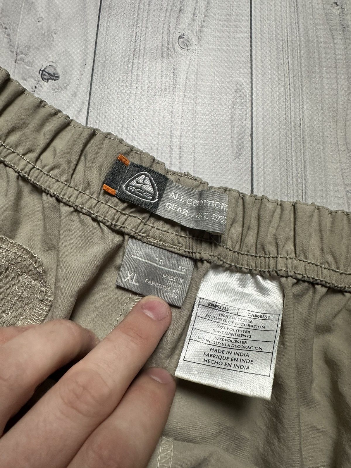 Other Vintage Nike ACG cargo shorts size XL logo Size US 36 / EU 52 - 2 Thumbnail