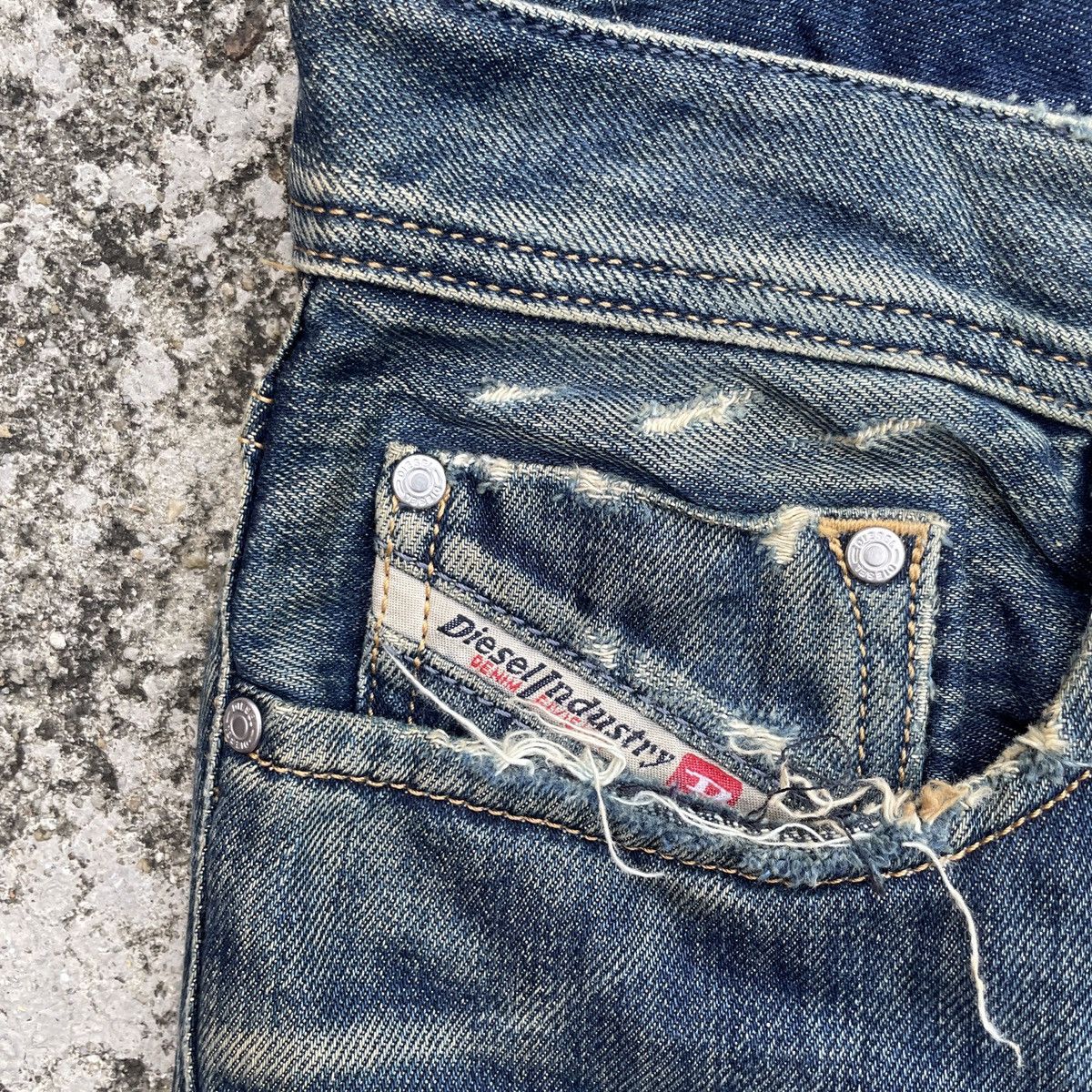 Diesel Vintage Diesel Distressed Denim Jeans Size US 35 - 5 Thumbnail