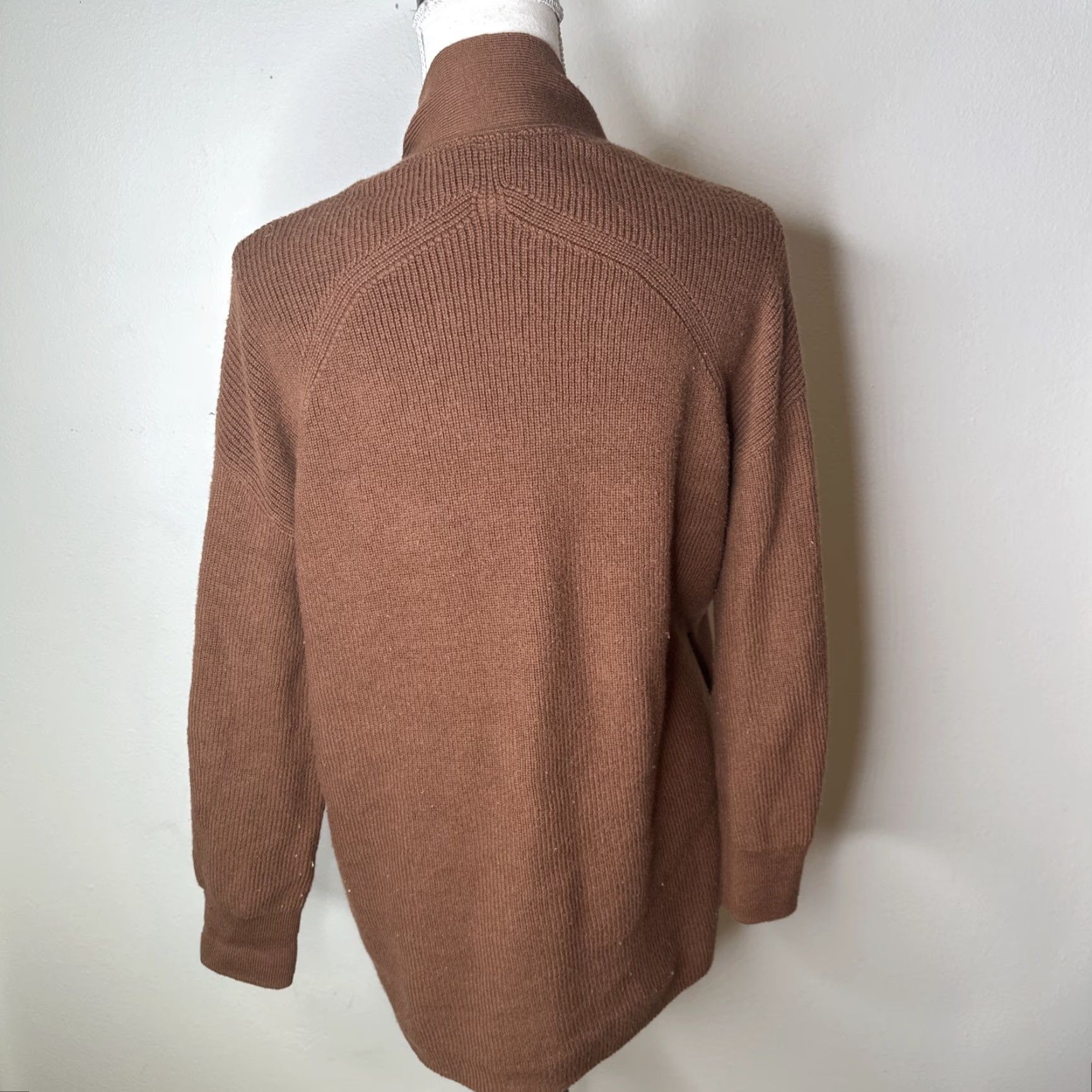 Lululemon Lululemon Cardigan Knit Sweater Raglan Sleeve Open Pockets Brown Wool Blend Lightweight City Minimalist 4 Women Winter Spring Fall Size S / US 4 / IT 40 - 2 Thumbnail