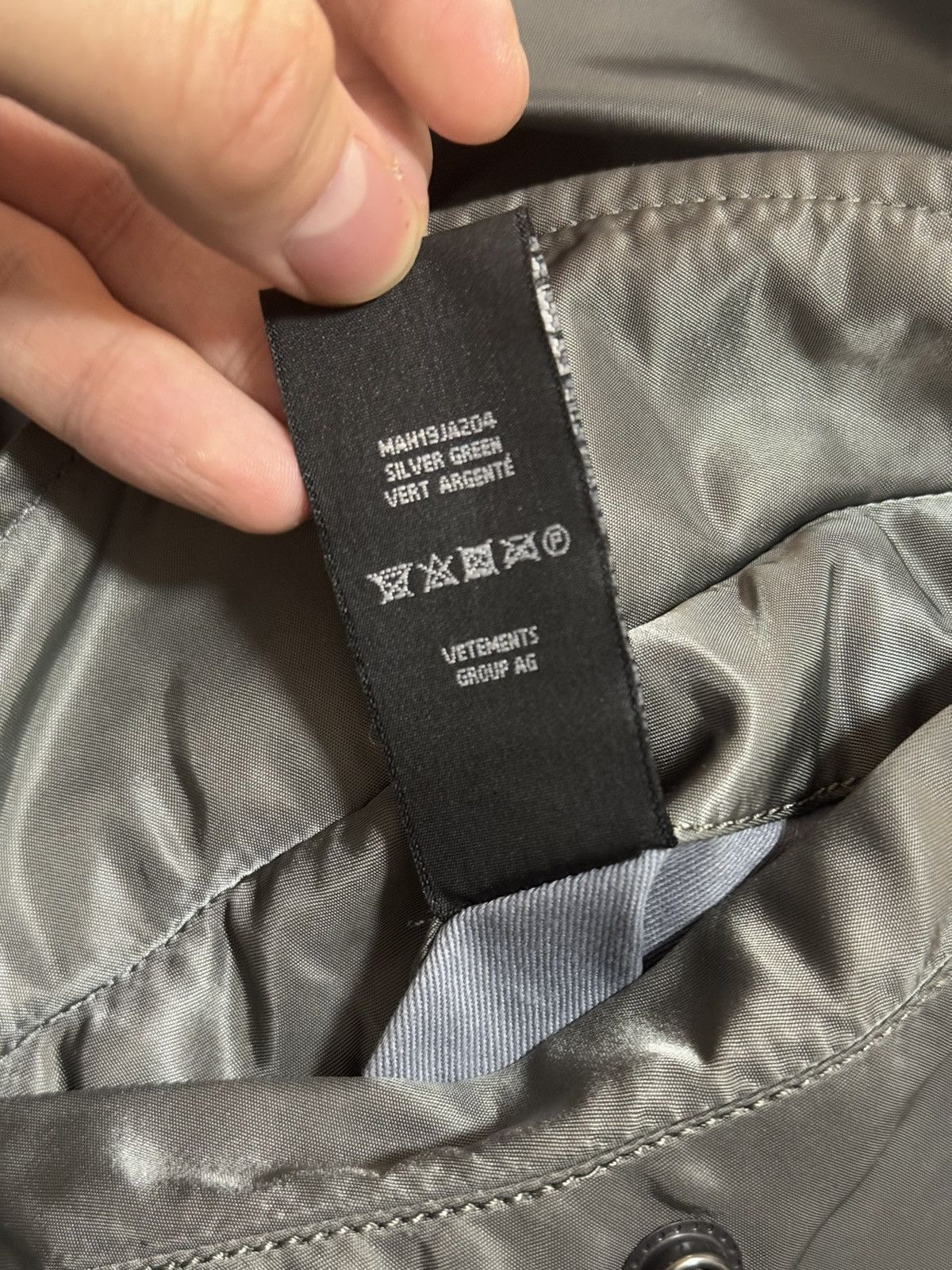Vetements Vetements 19ss reversible bomber Size US M / EU 48-50 / 2 - 10 Thumbnail