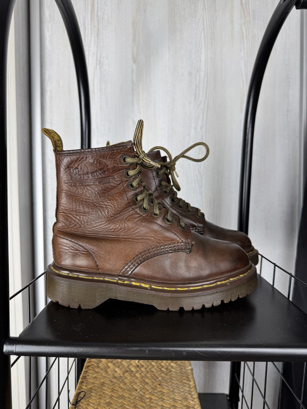 Vintage Dr.Martens Air Cushion made in England Leather Boots