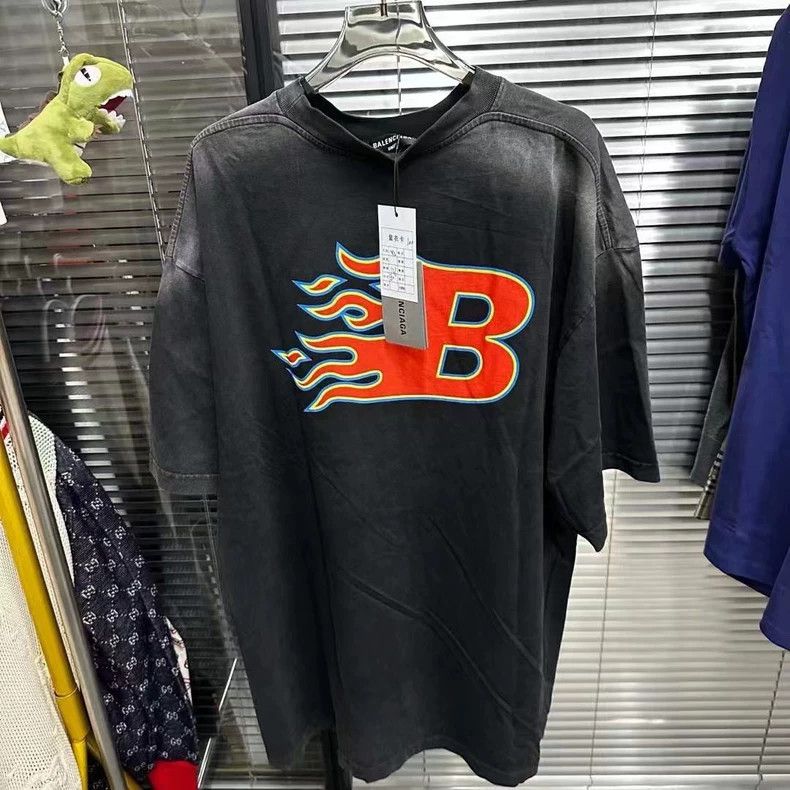 Balenciaga Balenciaga Flame B short sleeve 2503-Nextarrow Size US XS / EU 42 / 0 - 1 Thumbnail