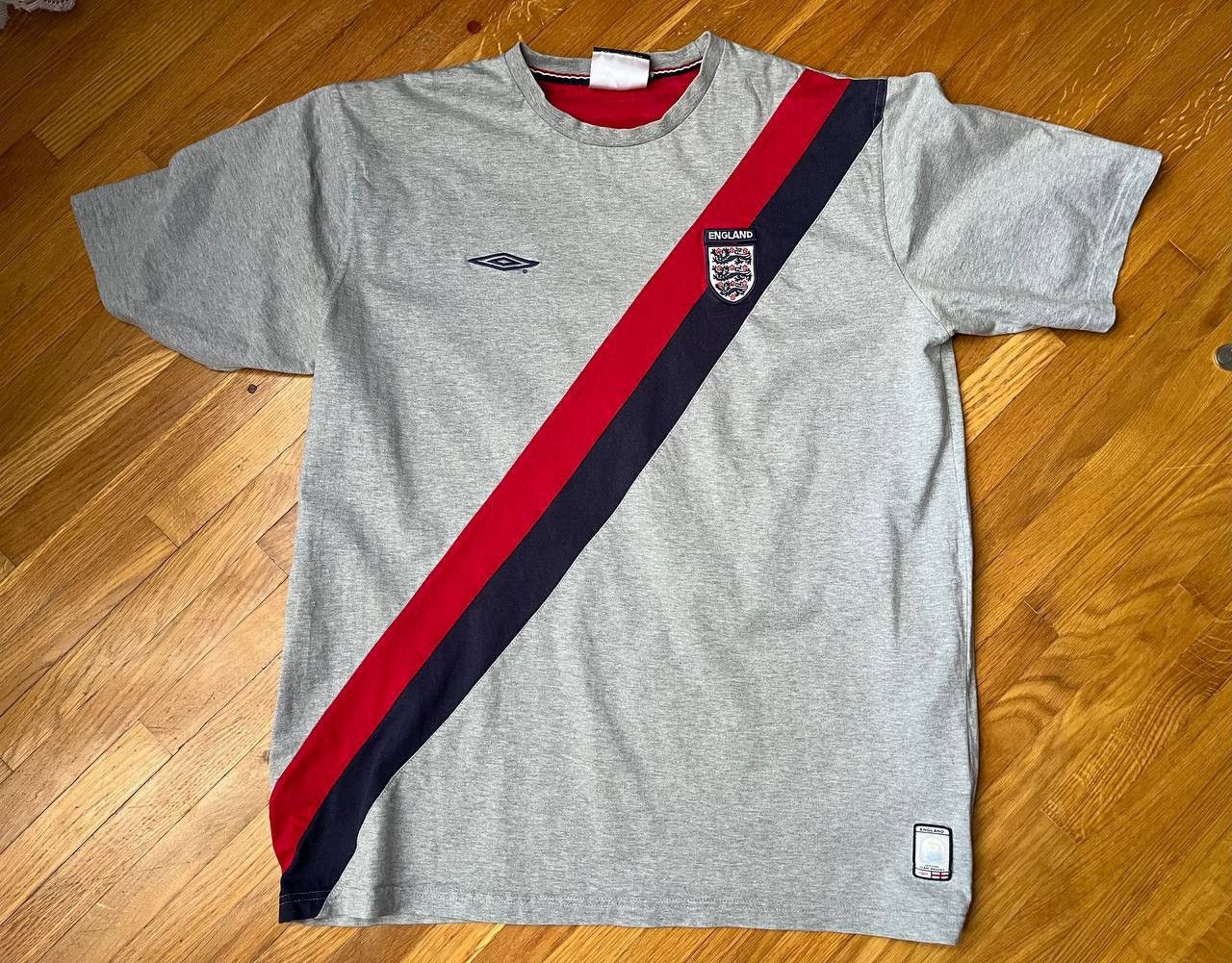 Umbro Vintage Umbro England 2000s soccer jersey tee Size US XL / EU 56 / 4 - 1 Thumbnail
