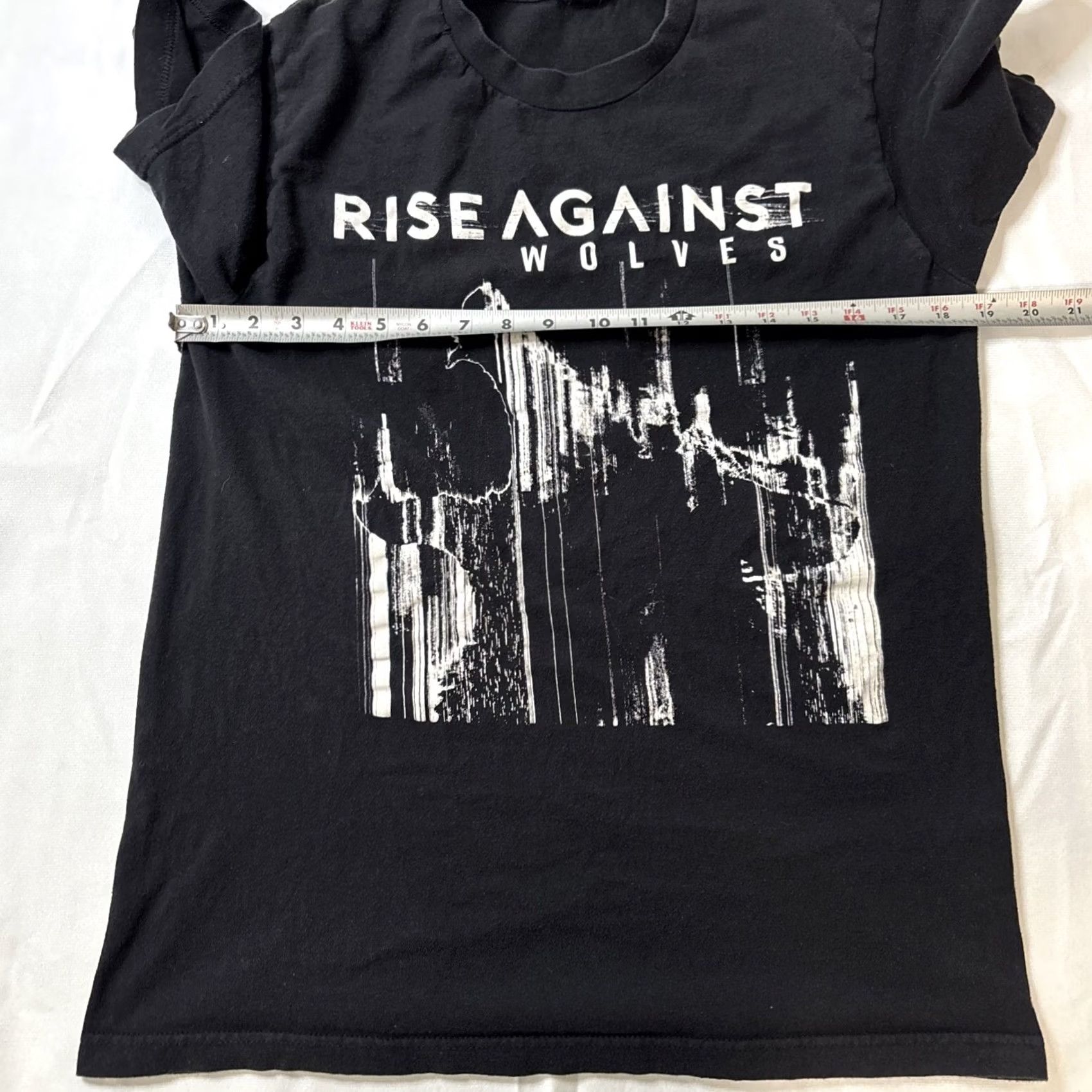 Vintage Rise Against Wolves 2017 Concert Tour Black T-Shirt Adult M Regular Men Crew Neck Short Sleeve Front Back Design Graphic Print Band Music Vintage: No Size US M / EU 48-50 / 2 - 4 Thumbnail