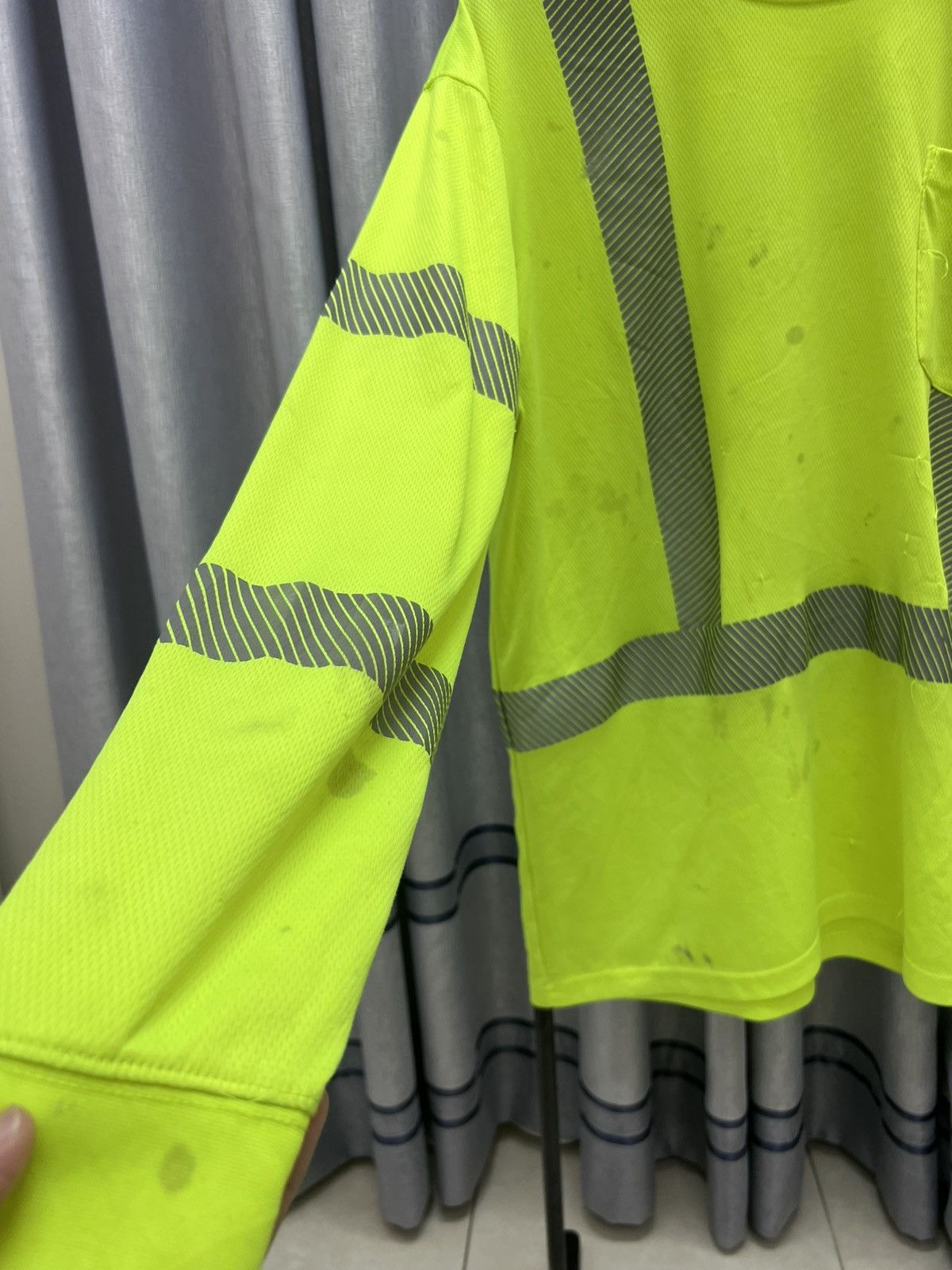 Carhartt 🔥FREESHIPPING🔥 Y2K Neon Thrashed Carhartt Long Sleeve Tee Size US XL / EU 56 / 4 - 4 Thumbnail