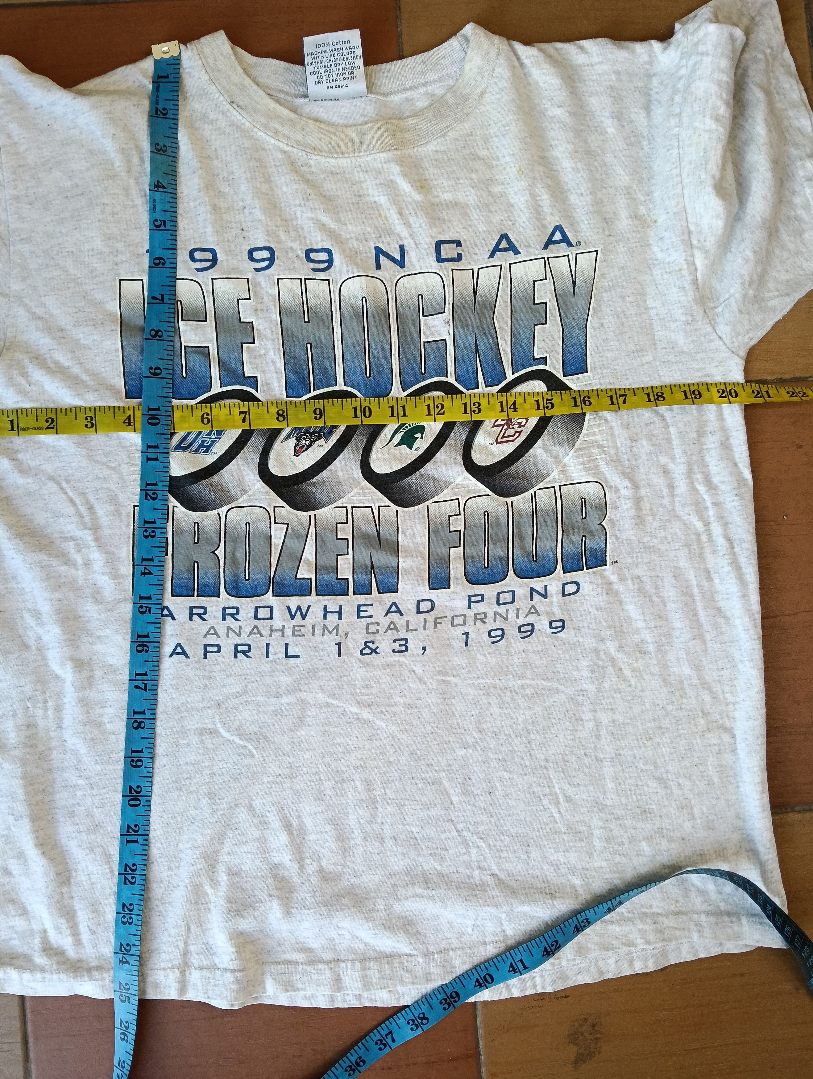 Vintage NCAA 1992 ICE HOCKY FROZEN TOUR SIZE XL GRAY T SHIRTS Size US M / EU 48-50 / 2 - 6 Thumbnail