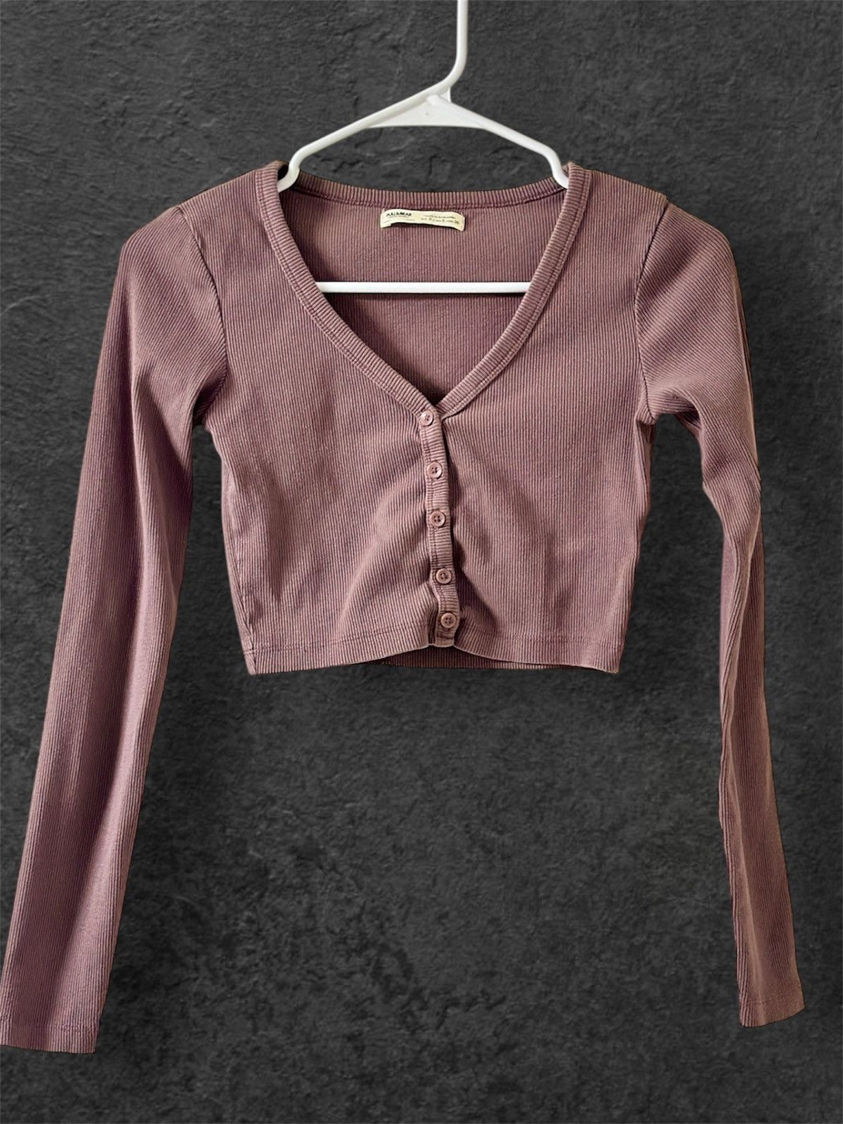 Pull & Bear Pull & Bear Button Down Long Sleeve Crop Top Size S / US 4 / IT 40 - 1 Thumbnail