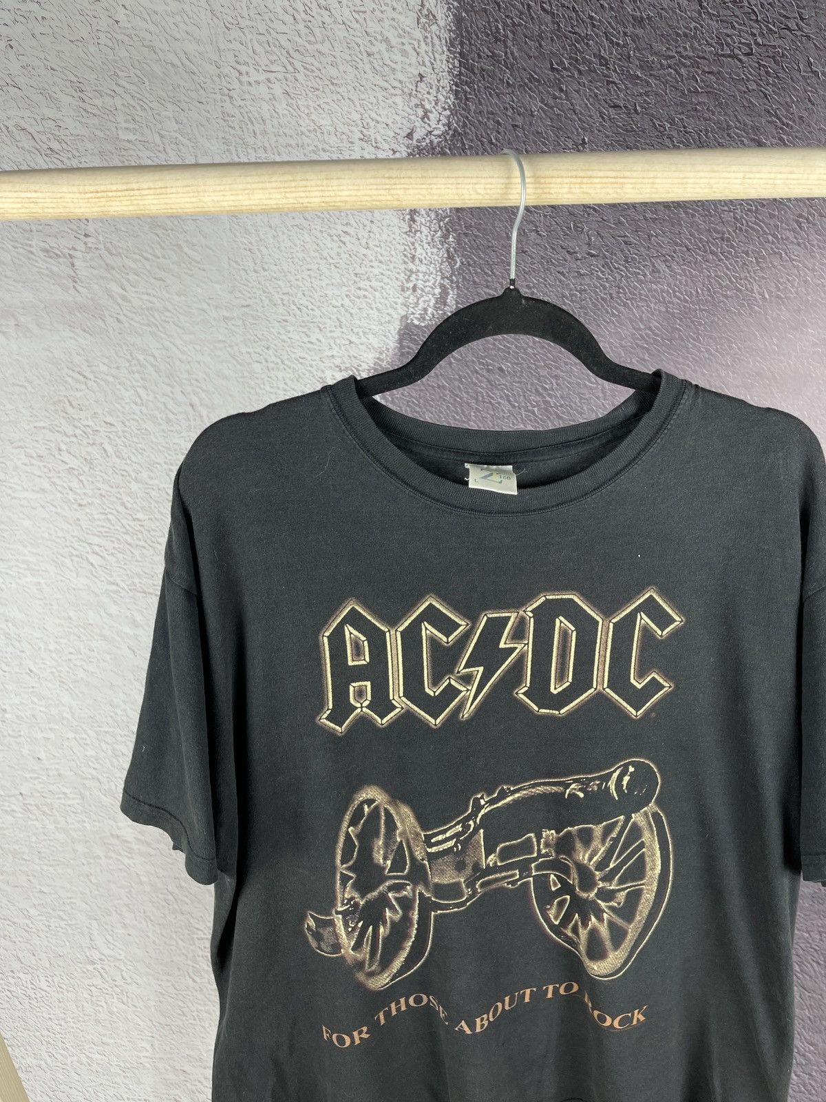 Vintage AC/DC 1999 vintage for those about to rock we salute you tee Size US L / EU 52-54 / 3 - 3 Thumbnail