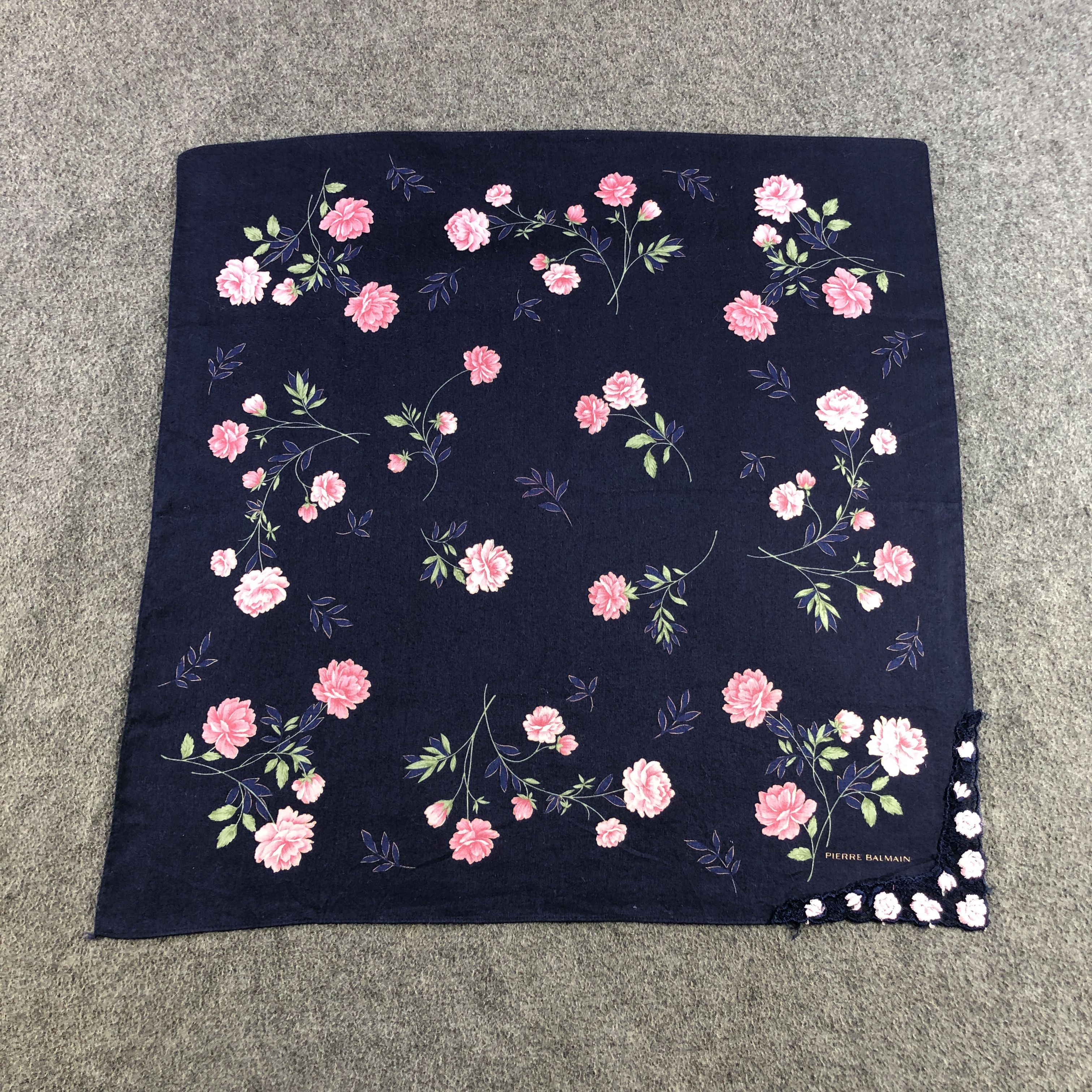 Pierre Balmain Pierre Balmain Handkerchief Neckerchief Bandana H2482 Size ONE SIZE - 1 Thumbnail
