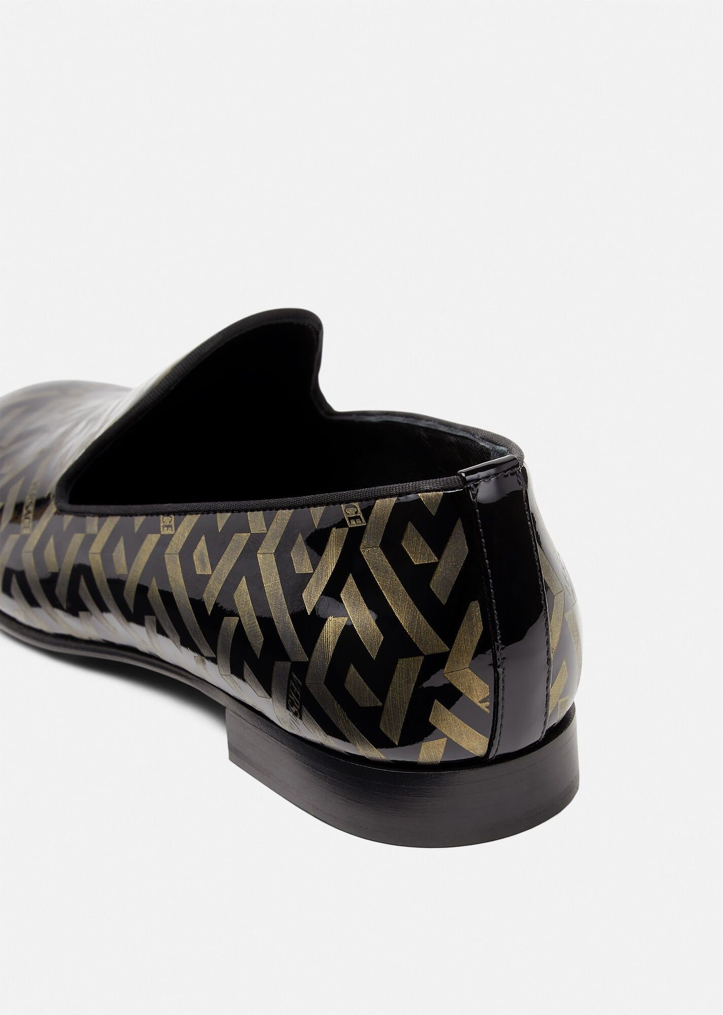 Versace o1y0425 Logo Loafers in Black/Gold Size US 6 / EU 39 - 2 Thumbnail