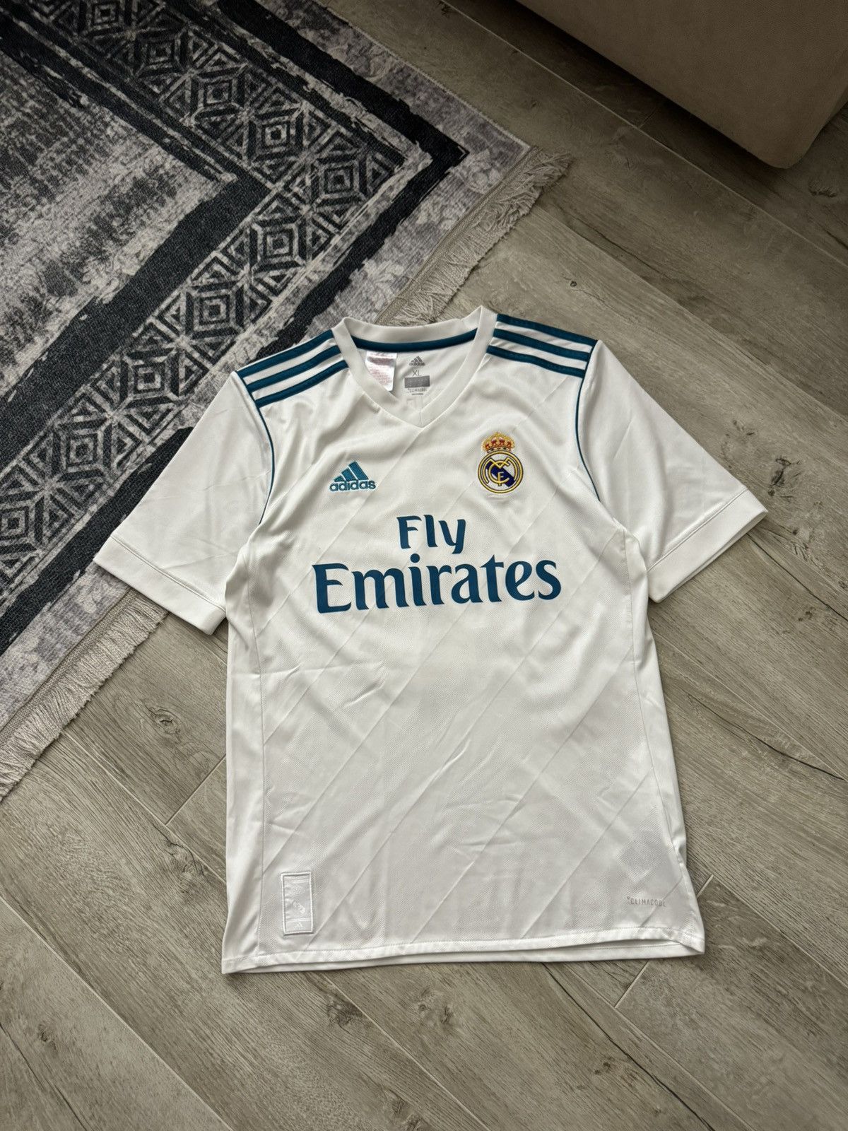 Adidas Adidas Real Madrid 2017 2018 Home Jersey Size US S / EU 44-46 / 1 - 3 Thumbnail