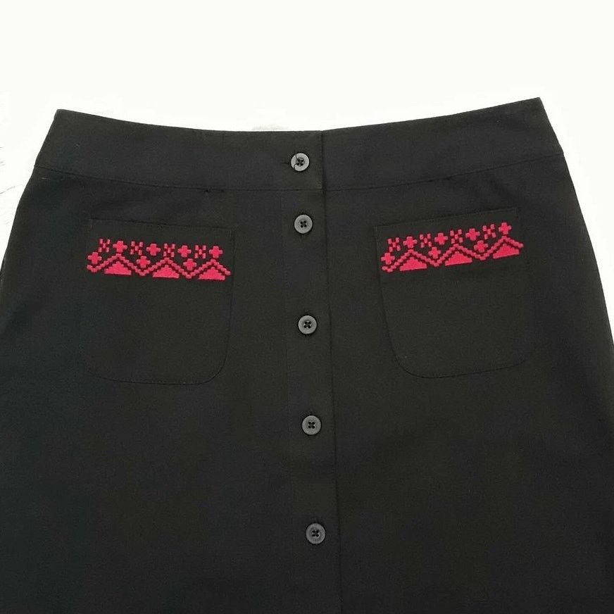 Ann Taylor Ann Taylor Loft Embroidered Button Down Skirt Pocket Stretch Size 28" / US 6 / IT 42 - 4 Thumbnail
