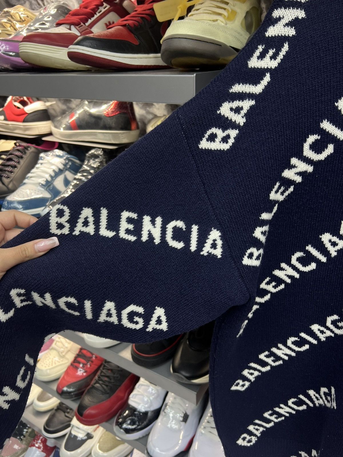 Balenciaga Balenciaga Logo Crewneck Size US L / EU 52-54 / 3 - 4 Thumbnail