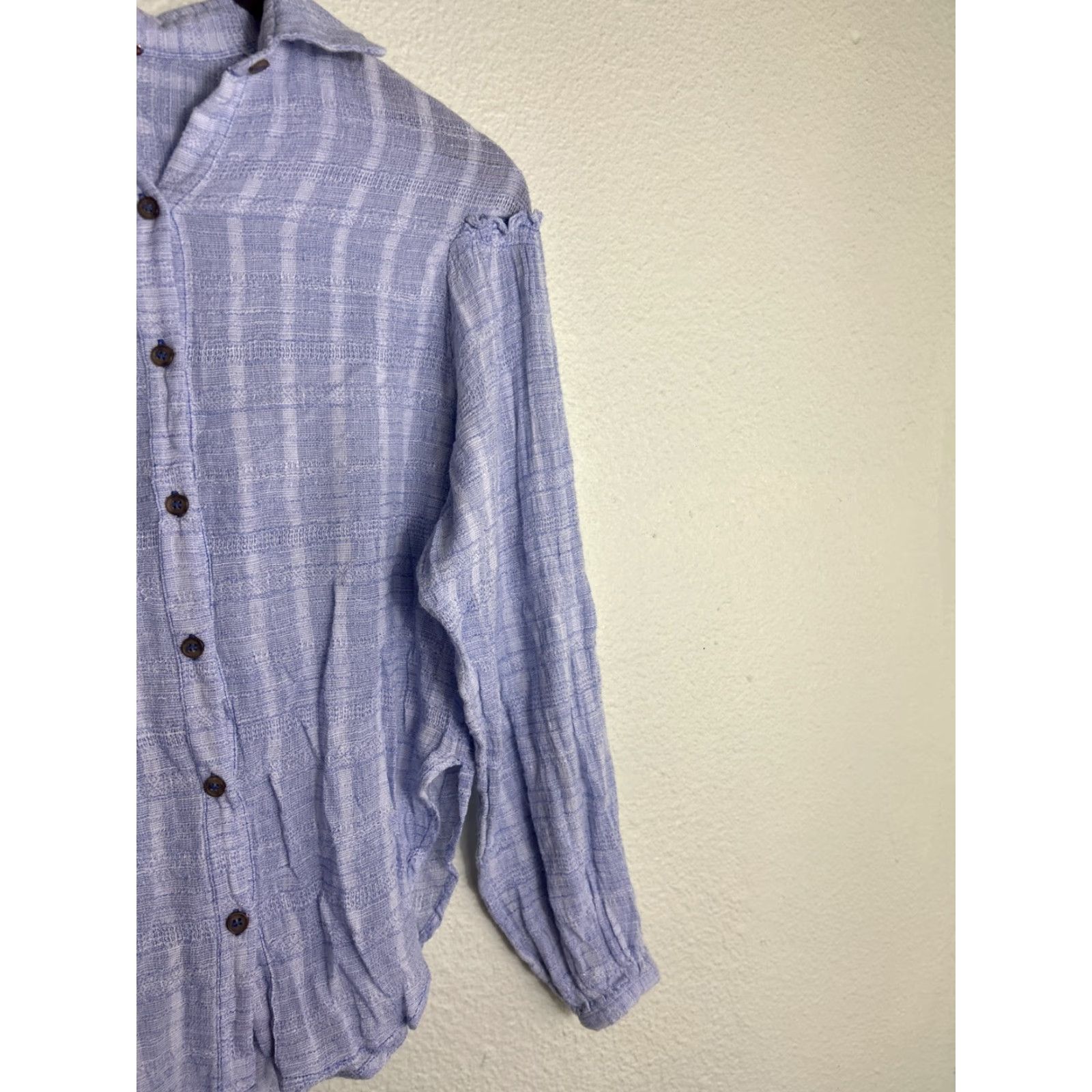 Free People VINTAGE Free People Women XS Long Sleeve Button-Up Top Cotton Collared Split Sides Blue Size XS / US 0-2 / IT 36-38 - 4 Thumbnail